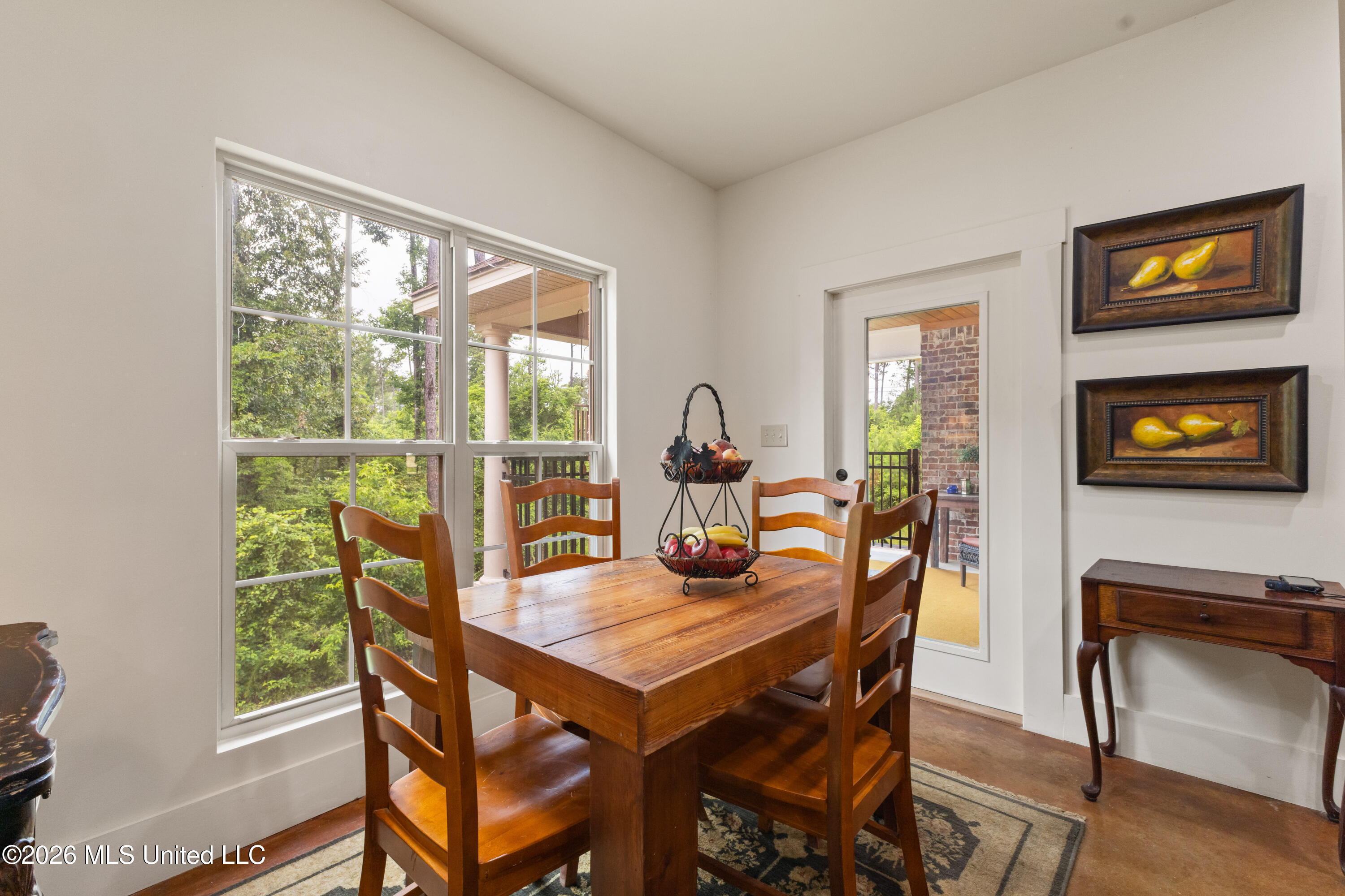 14 Spring Lake Drive Property Photo 13