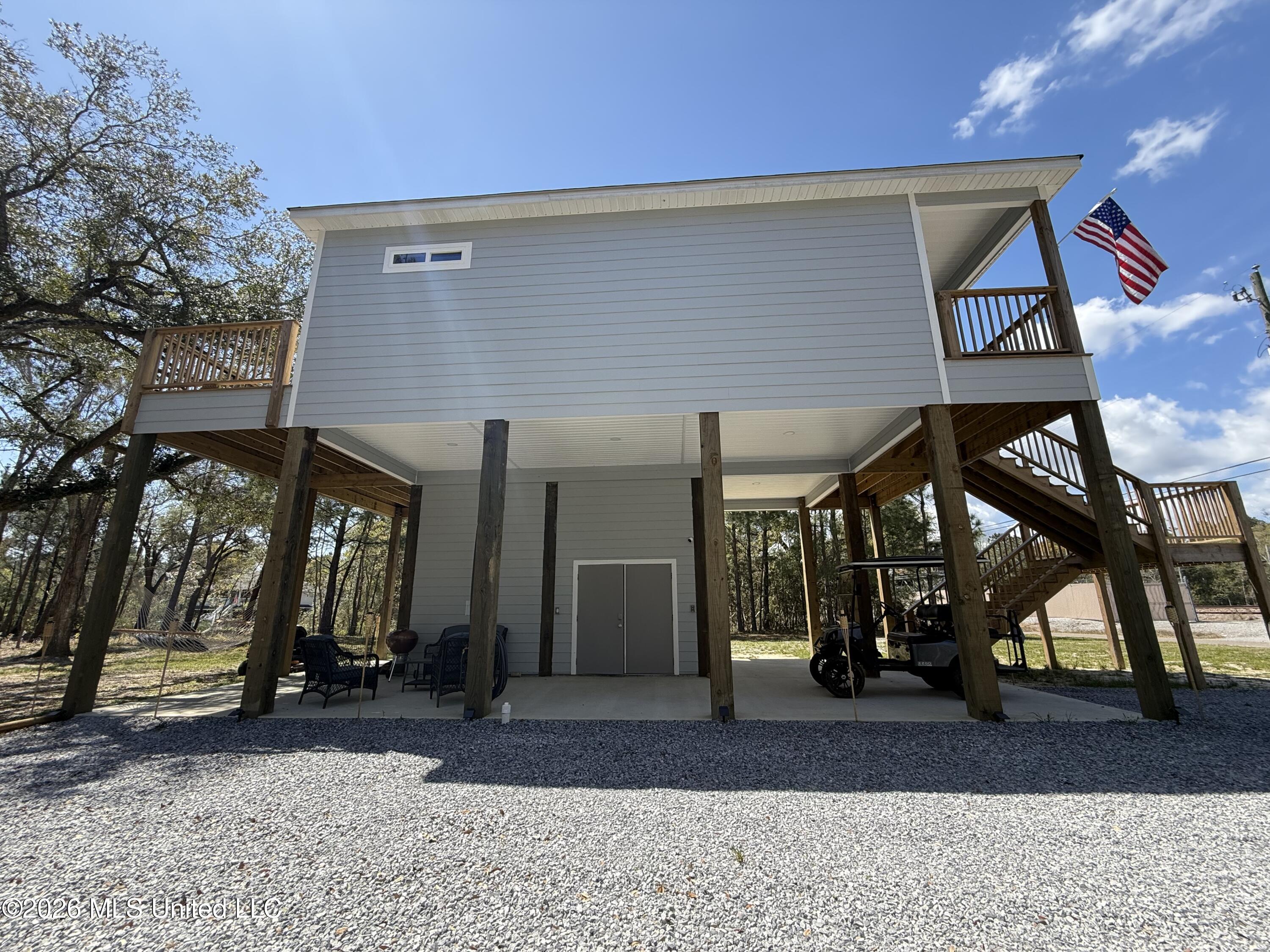 6157 S Railroad Avenue Property Photo 2