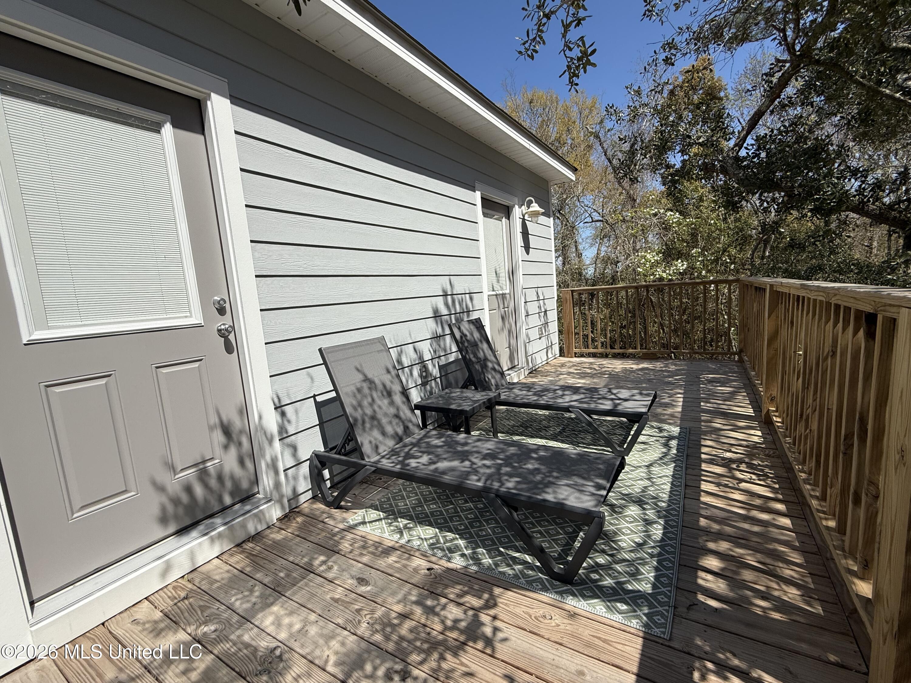6157 S Railroad Avenue Property Photo 3