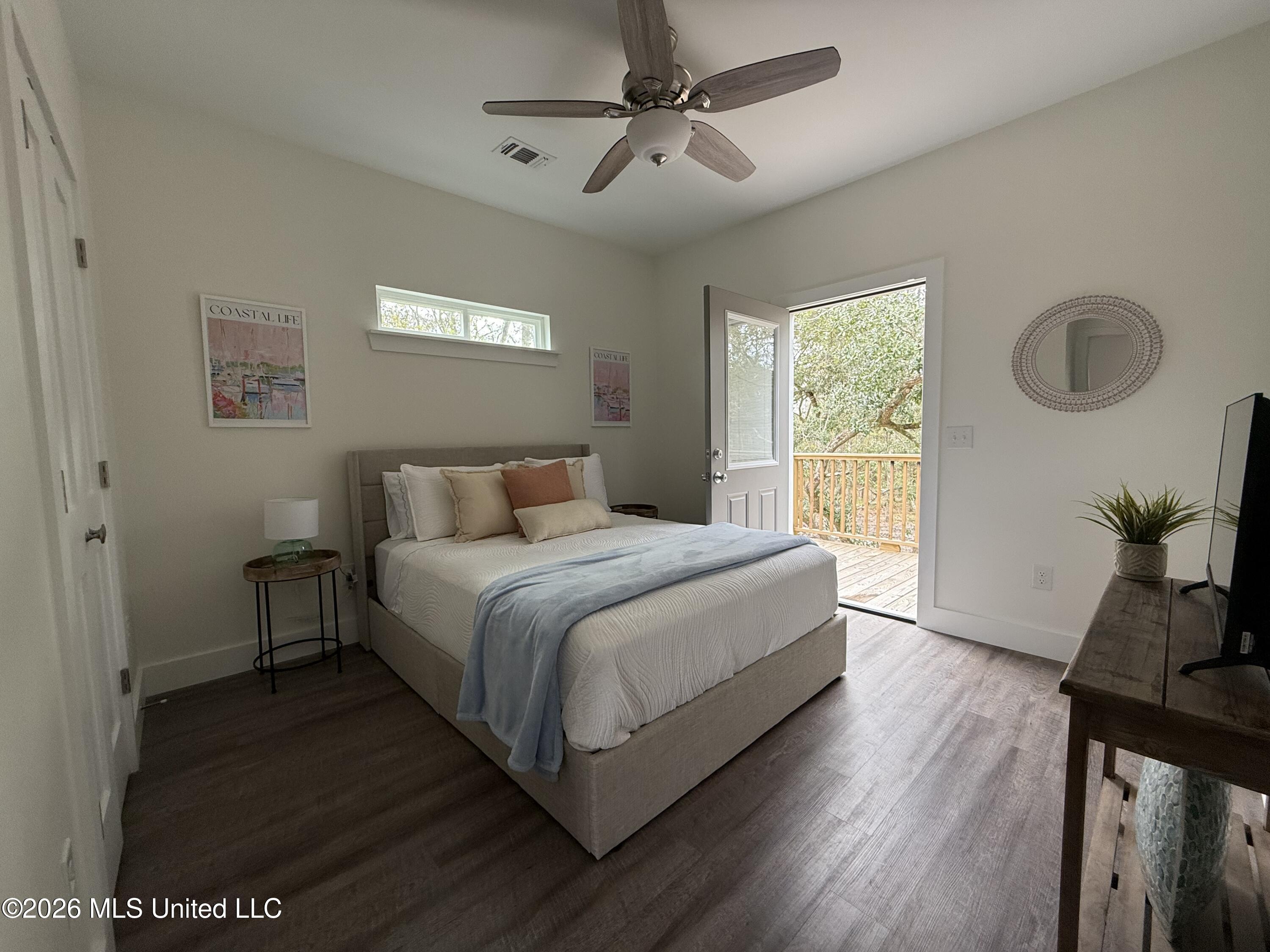 6157 S Railroad Avenue Property Photo 8