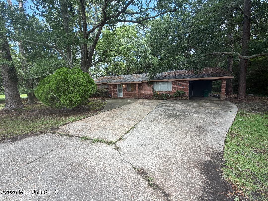 5825 Gregory Street Property Photo 2