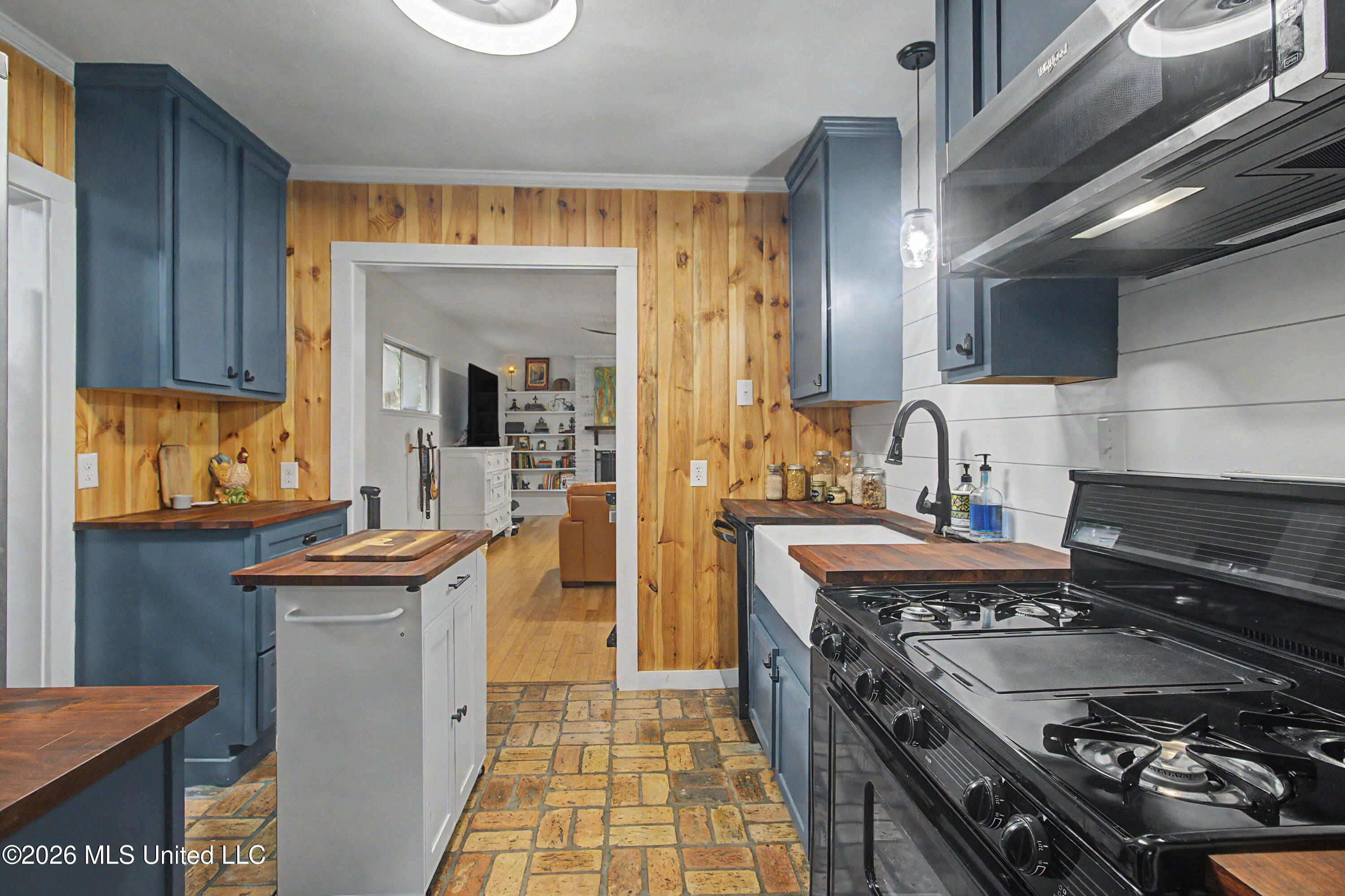 364 Porter Avenue Property Photo 7