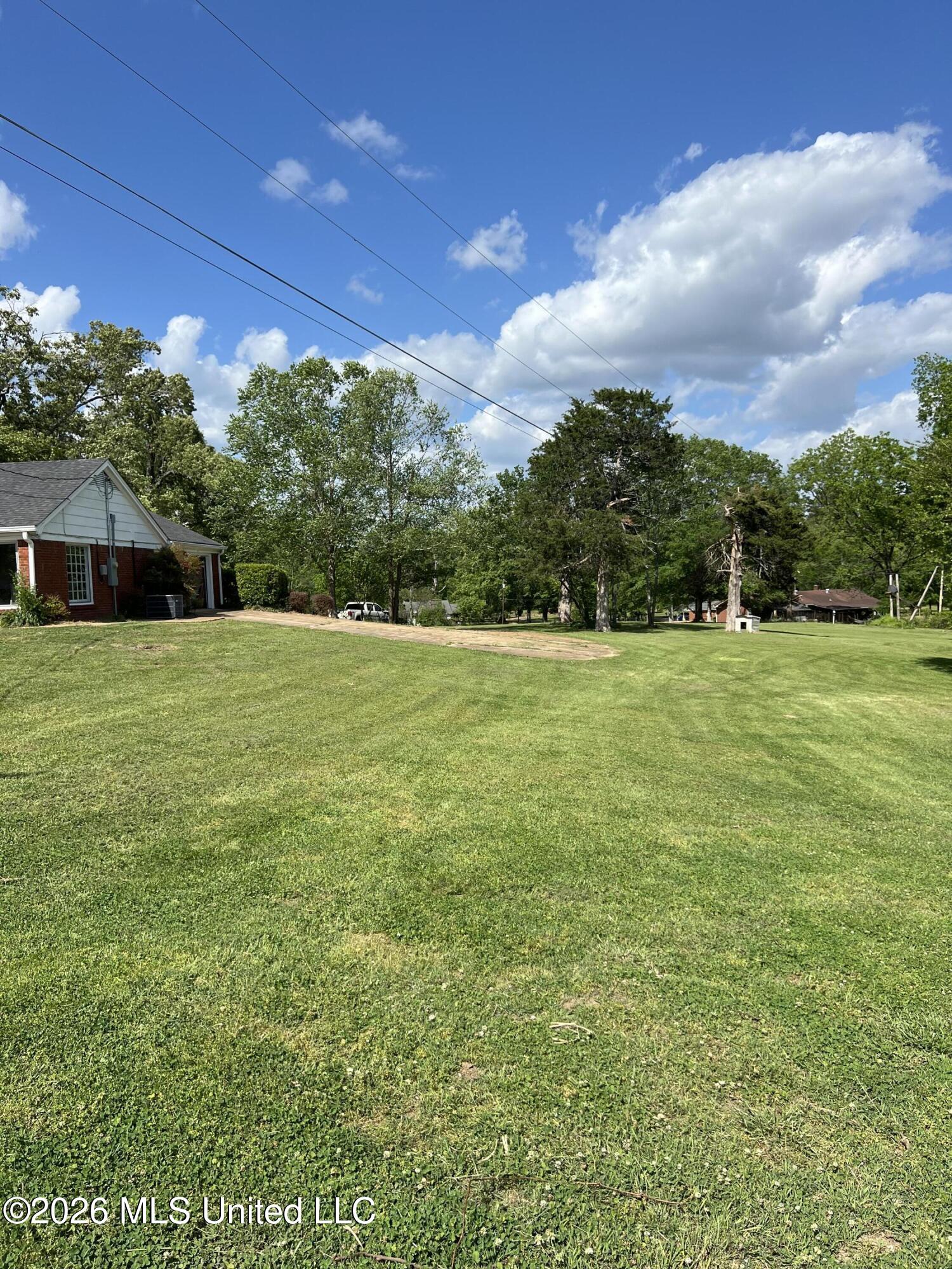 401 S Binford Avenue Property Photo 10