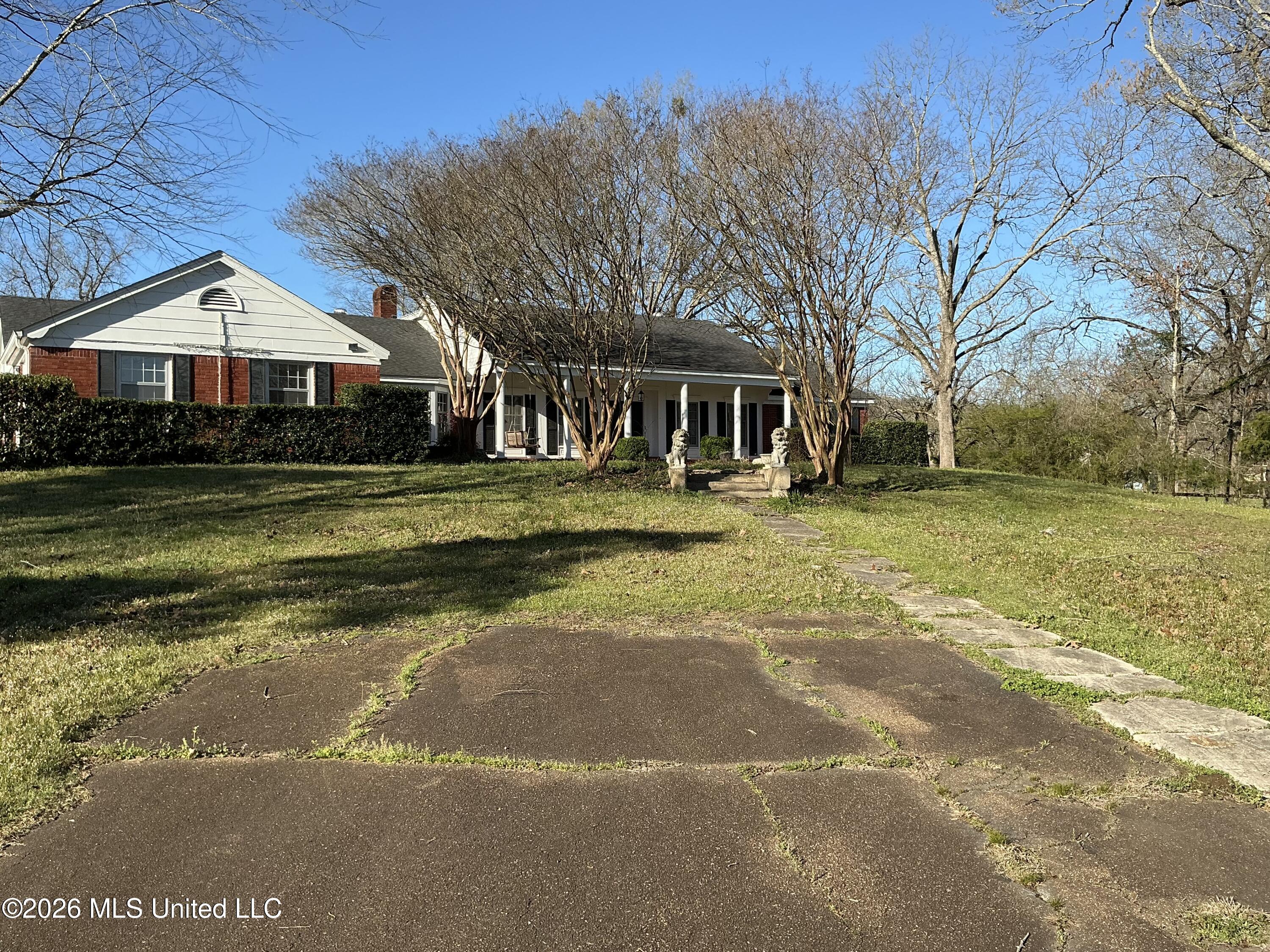 401 S Binford Avenue Property Photo 31