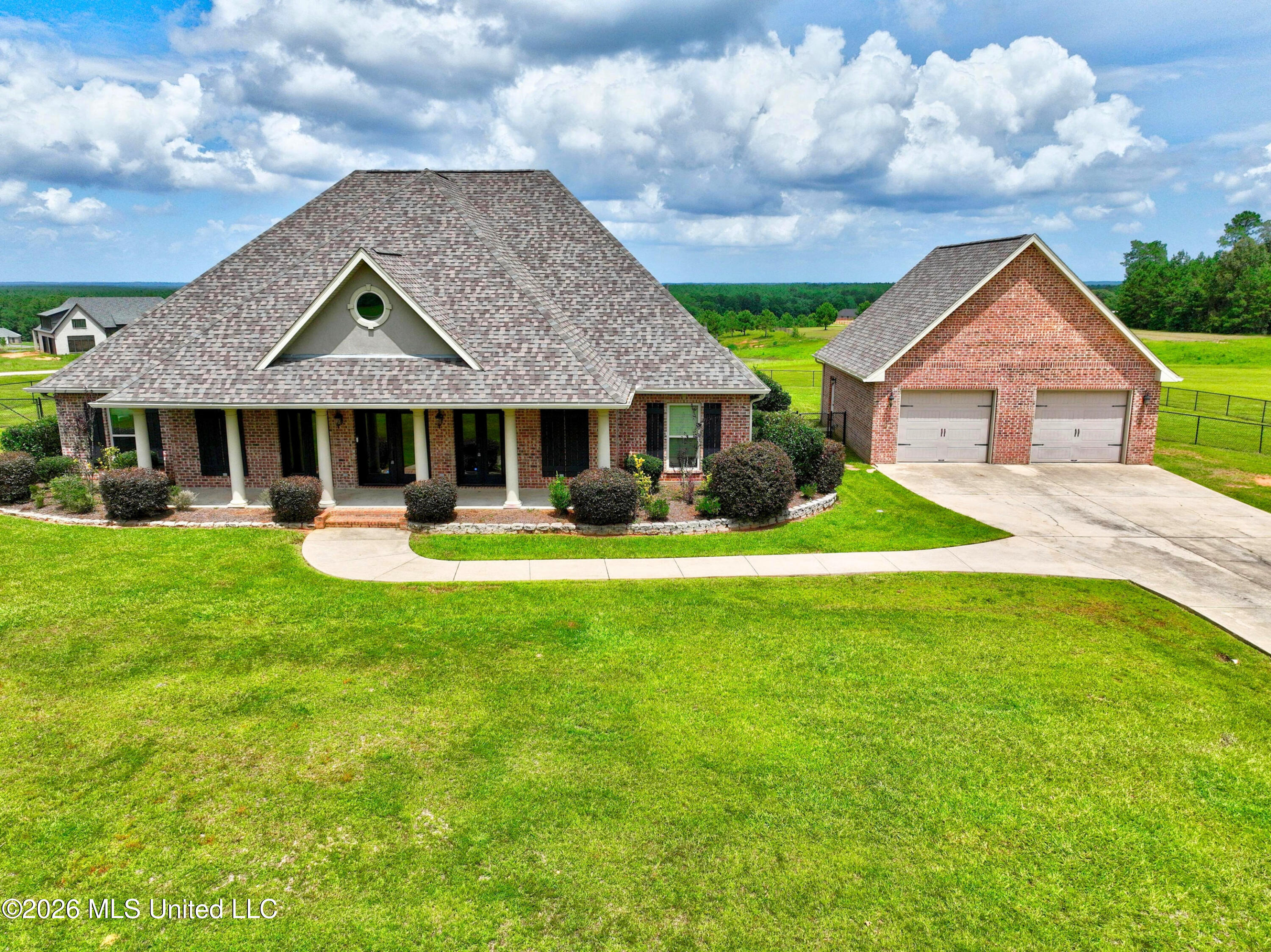 74 The Hills Drive Property Photo 2