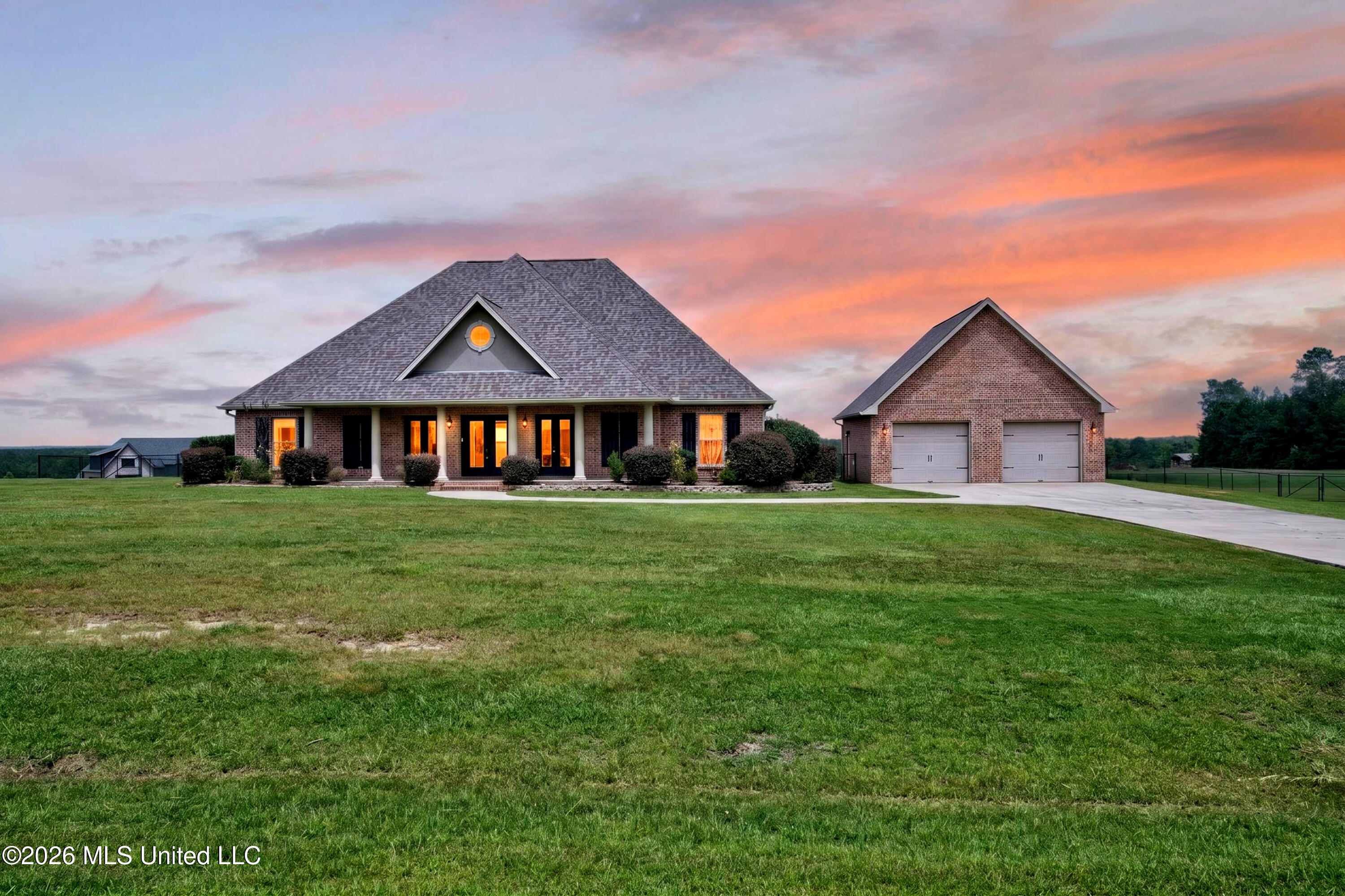 74 The Hills Drive Property Photo 6