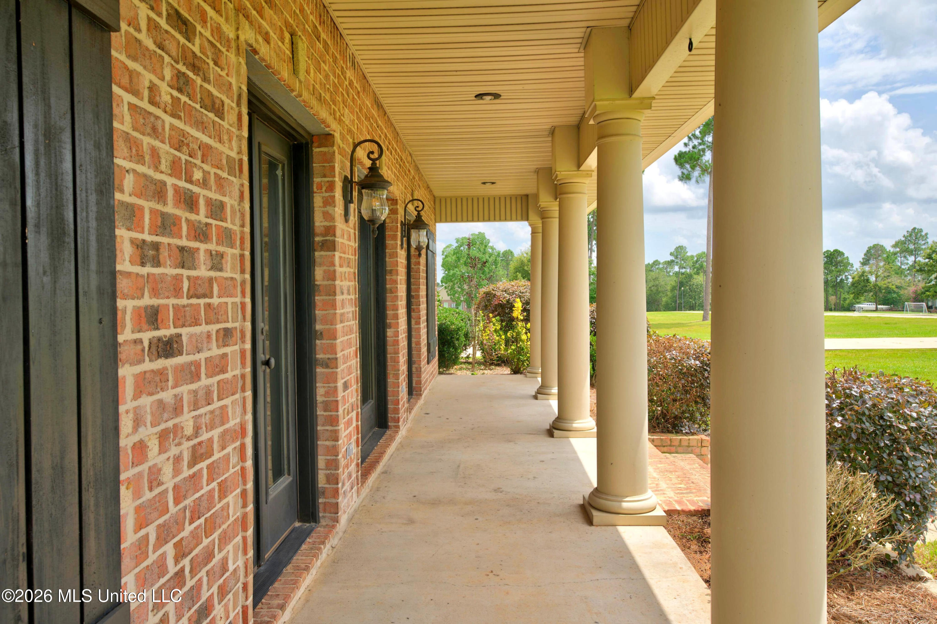 74 The Hills Drive Property Photo 7