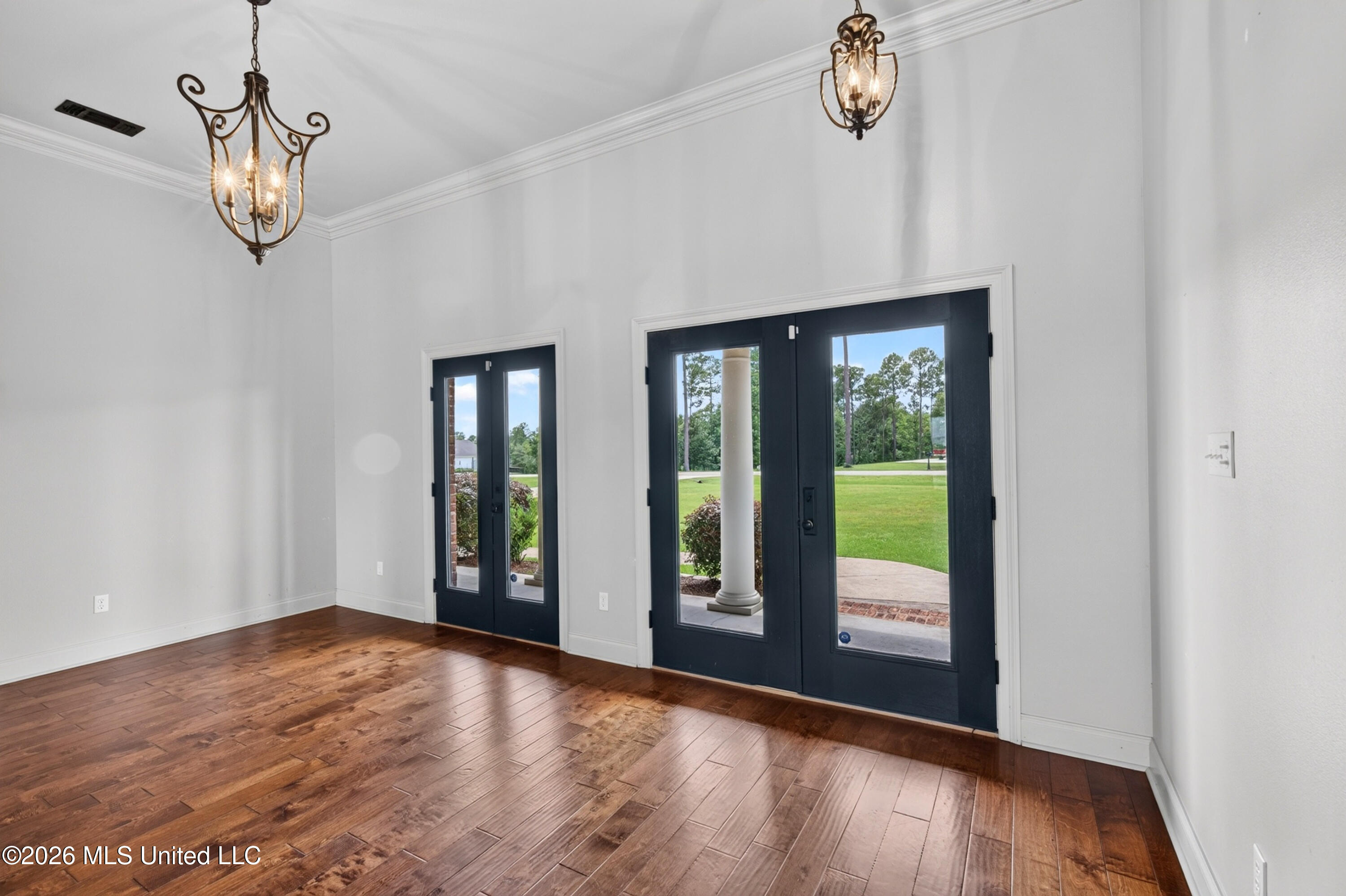 74 The Hills Drive Property Photo 8