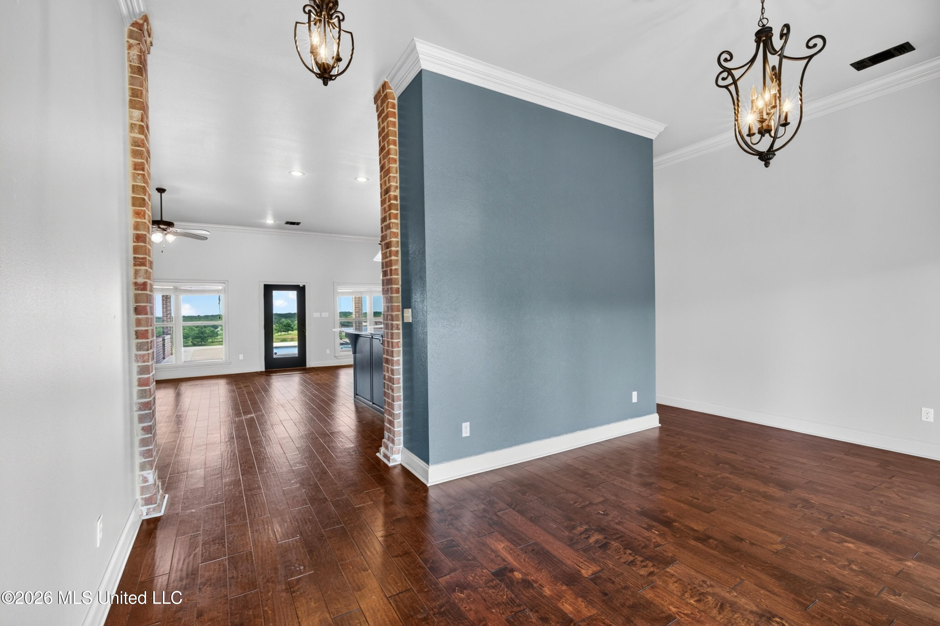 74 The Hills Drive Property Photo 11