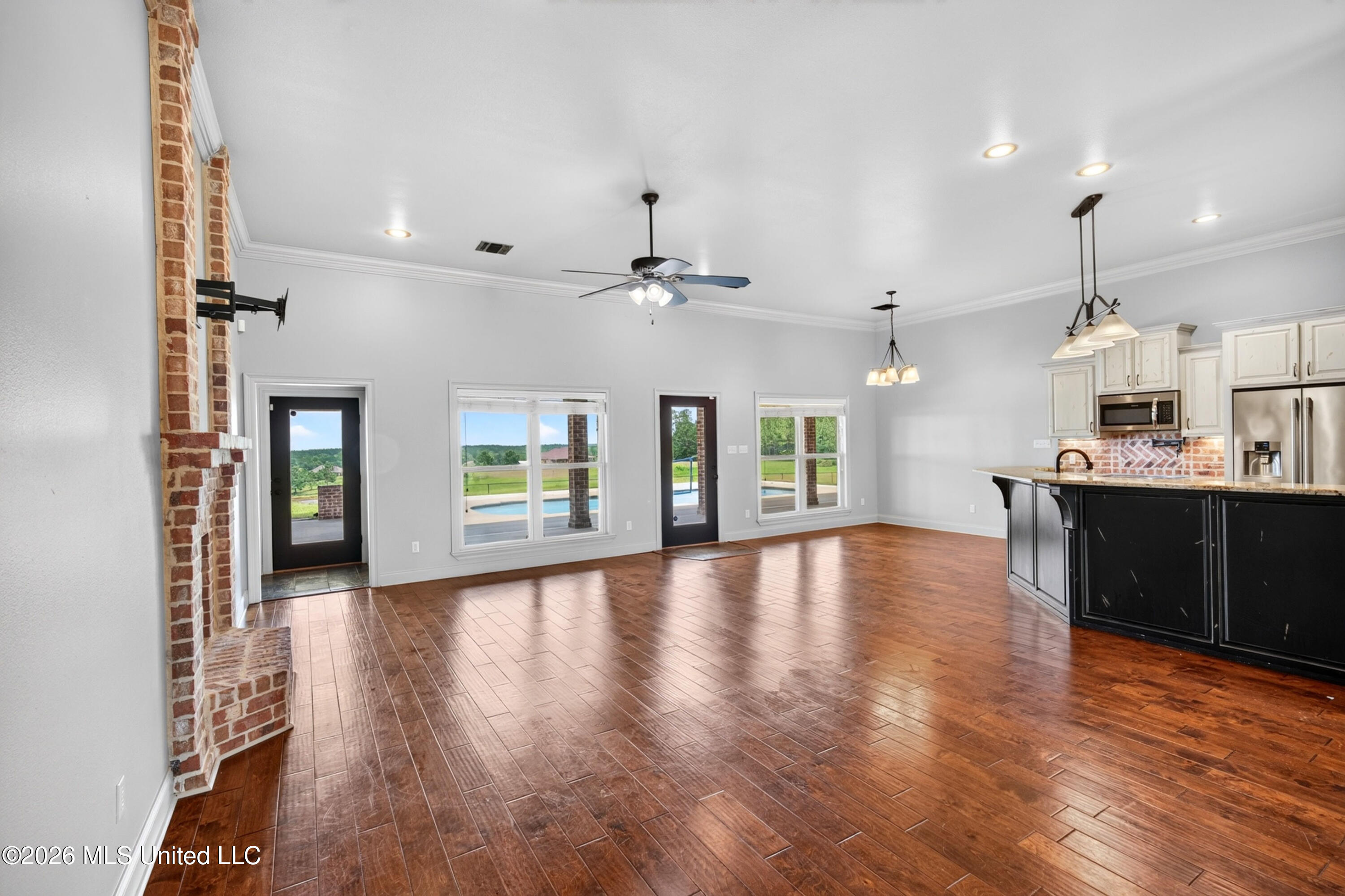 74 The Hills Drive Property Photo 12