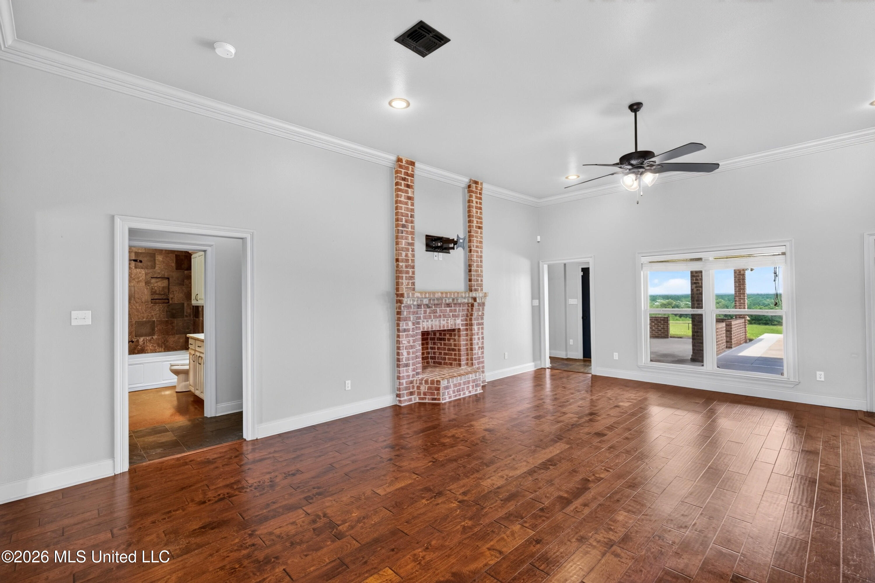 74 The Hills Drive Property Photo 14