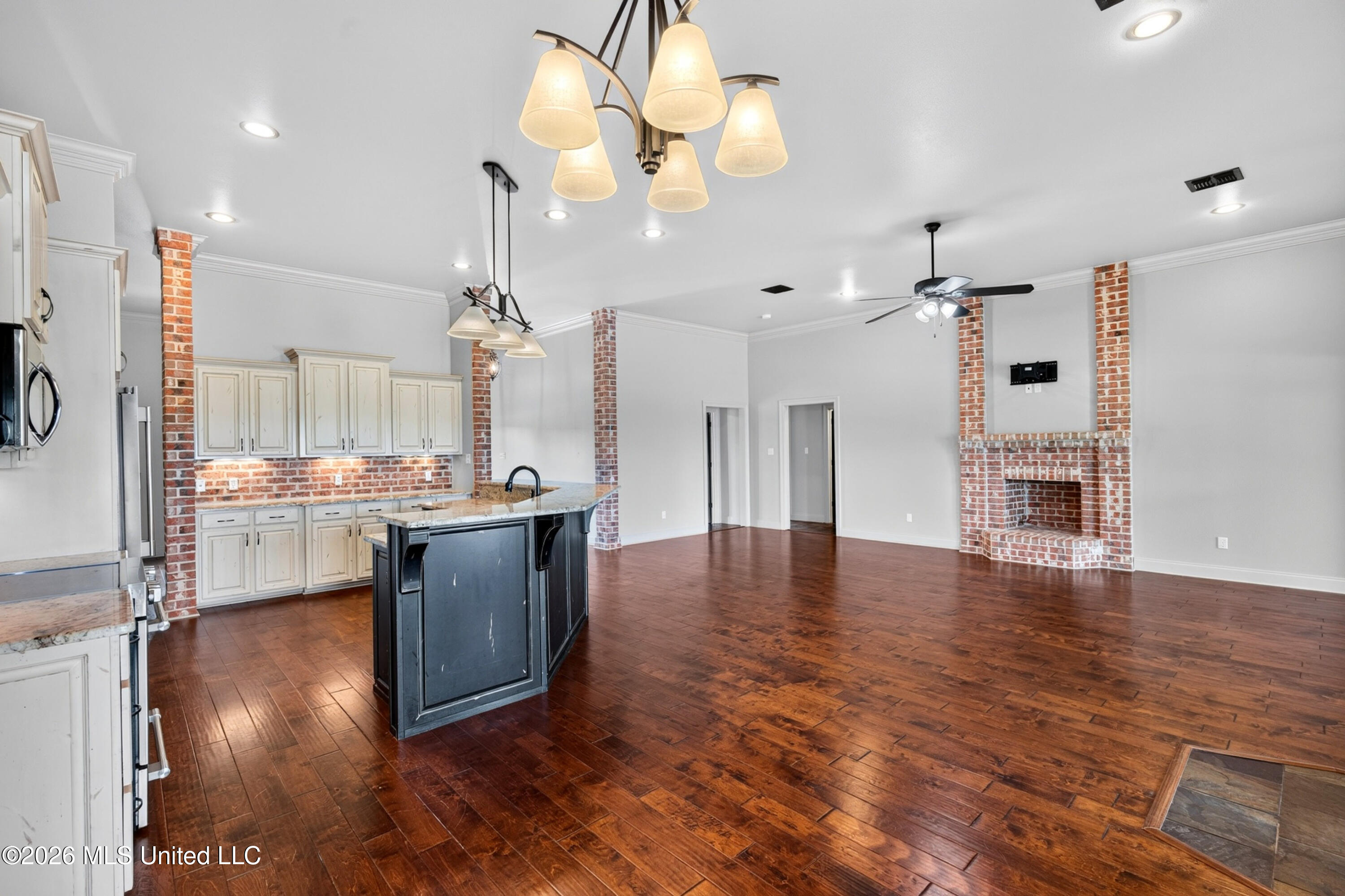 74 The Hills Drive Property Photo 17
