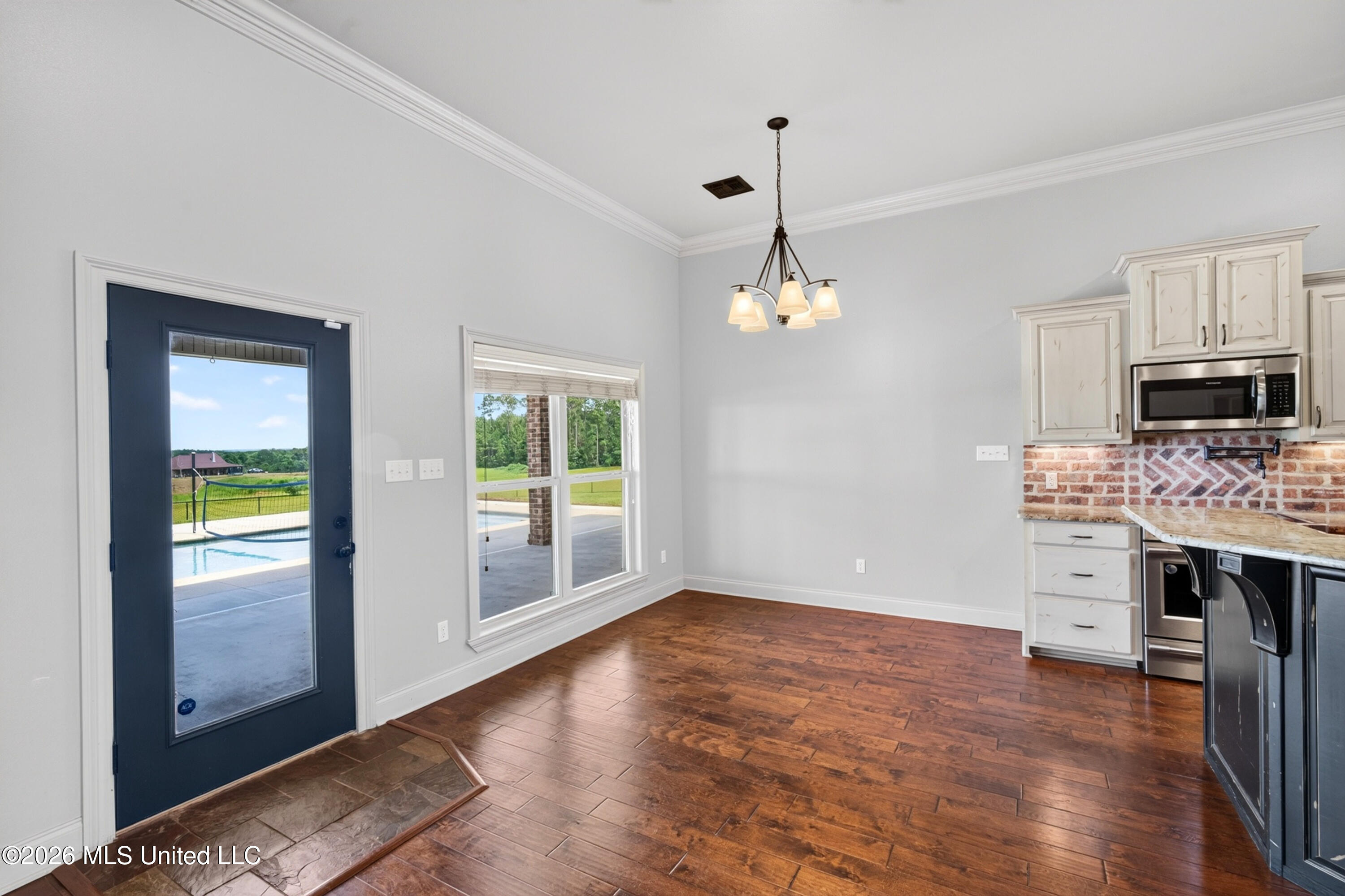 74 The Hills Drive Property Photo 19