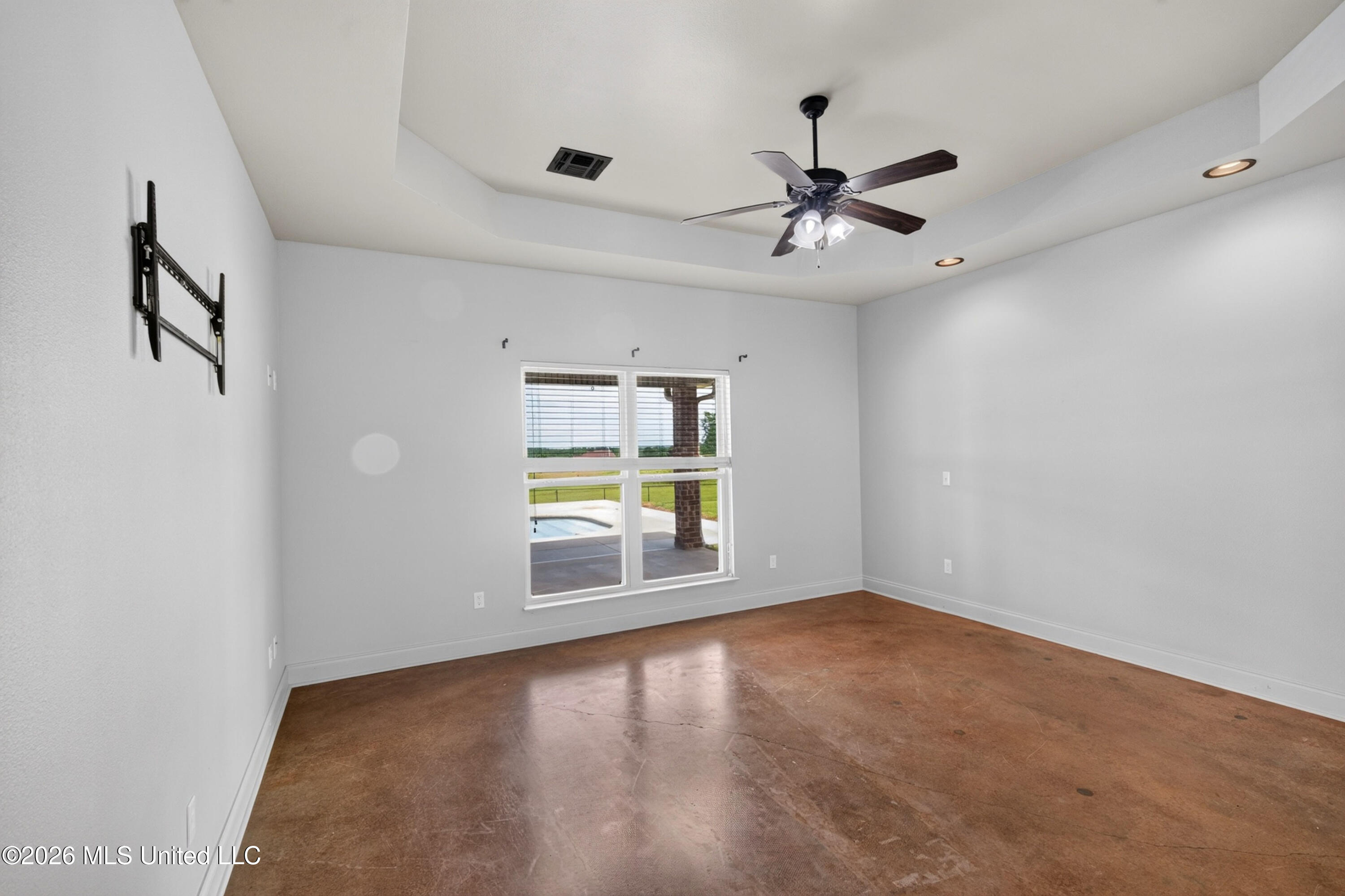 74 The Hills Drive Property Photo 29