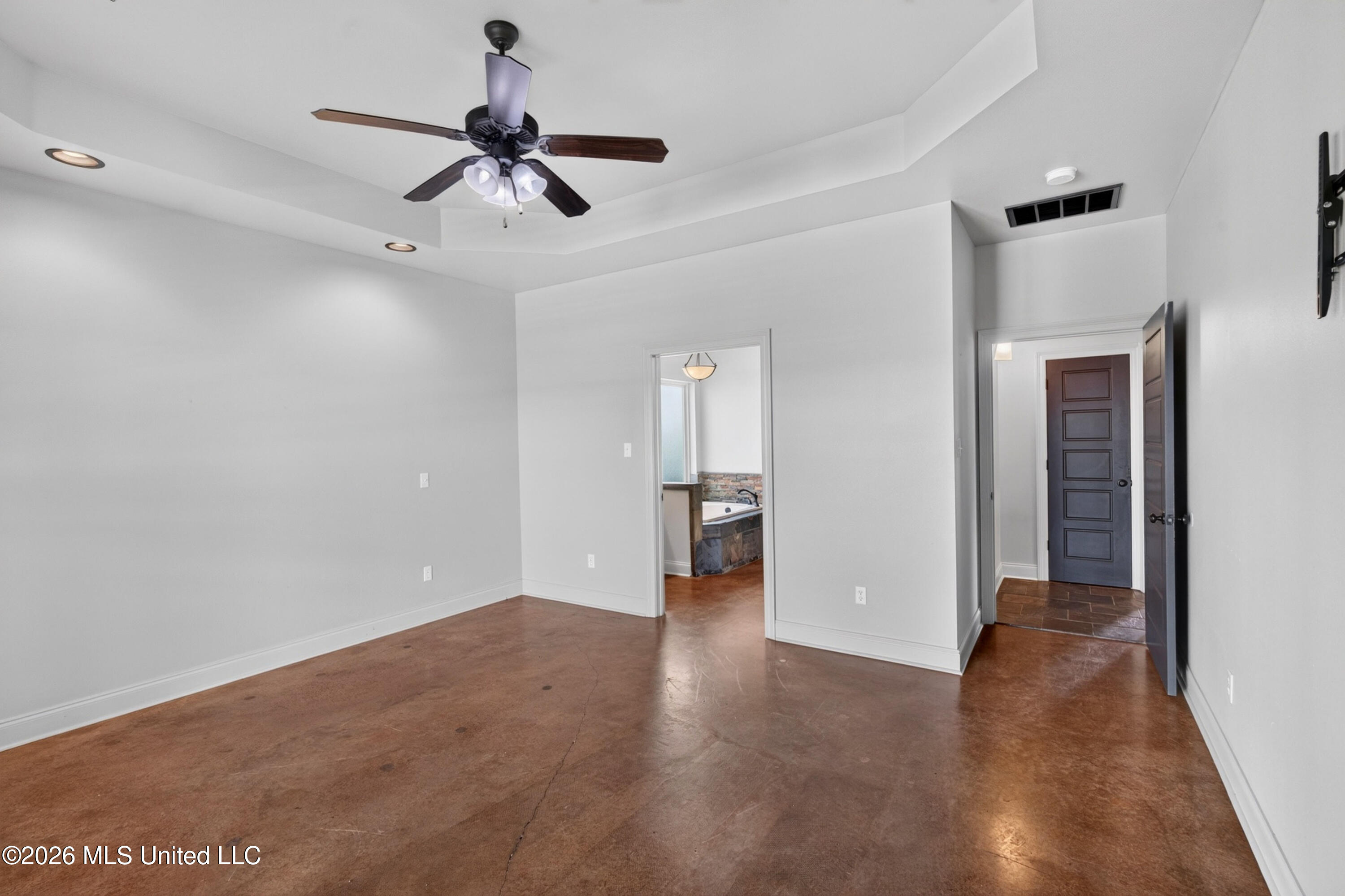 74 The Hills Drive Property Photo 30