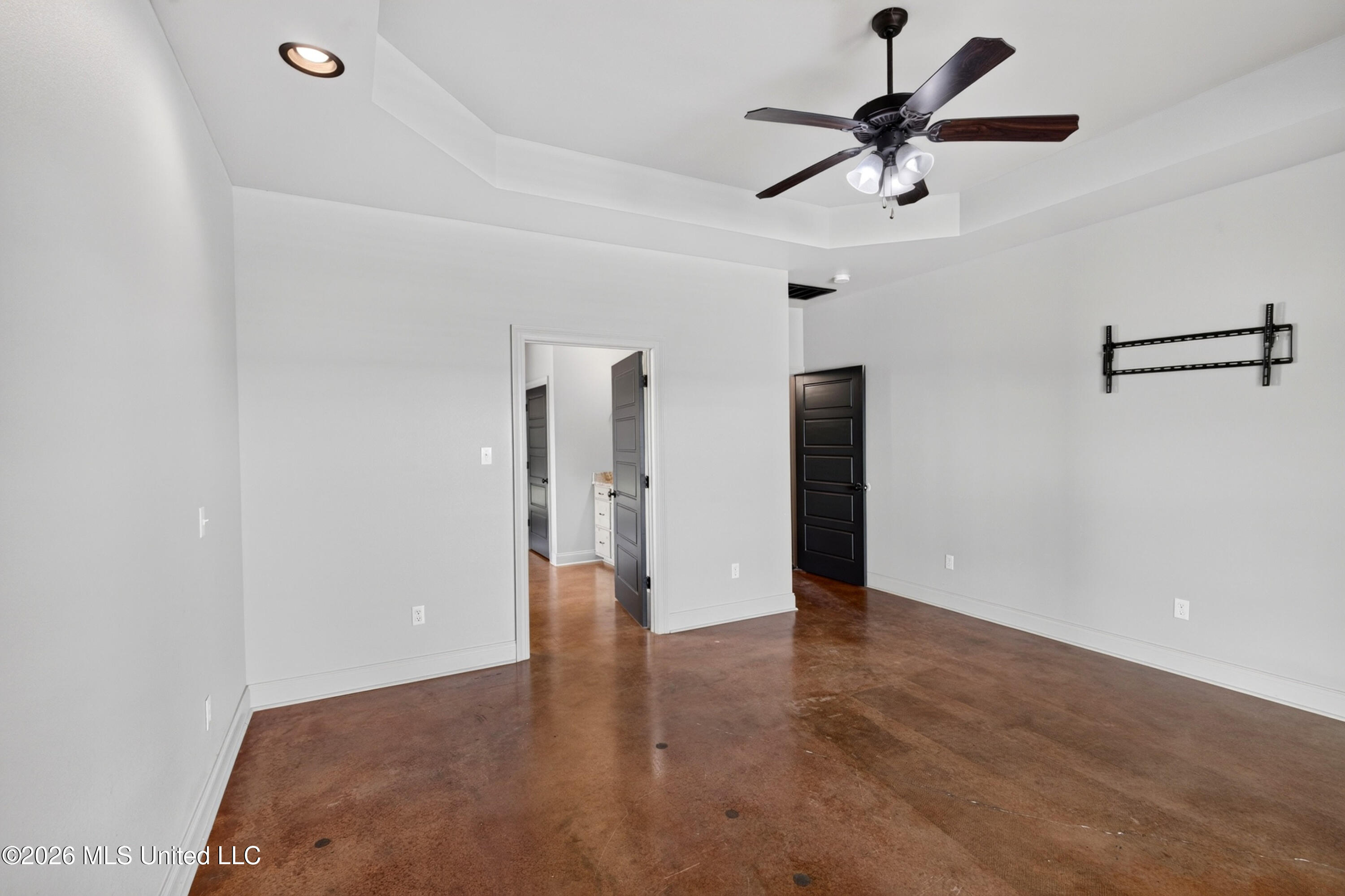 74 The Hills Drive Property Photo 31
