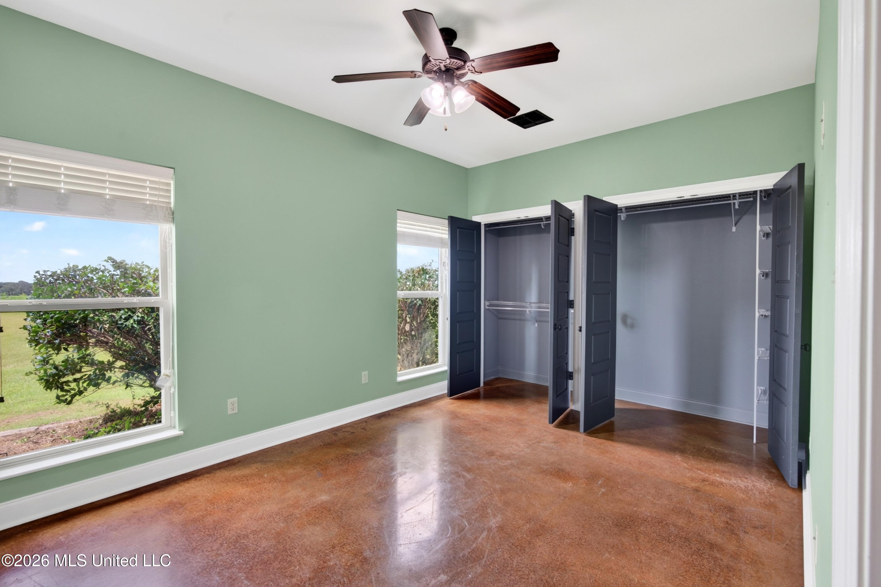 74 The Hills Drive Property Photo 39