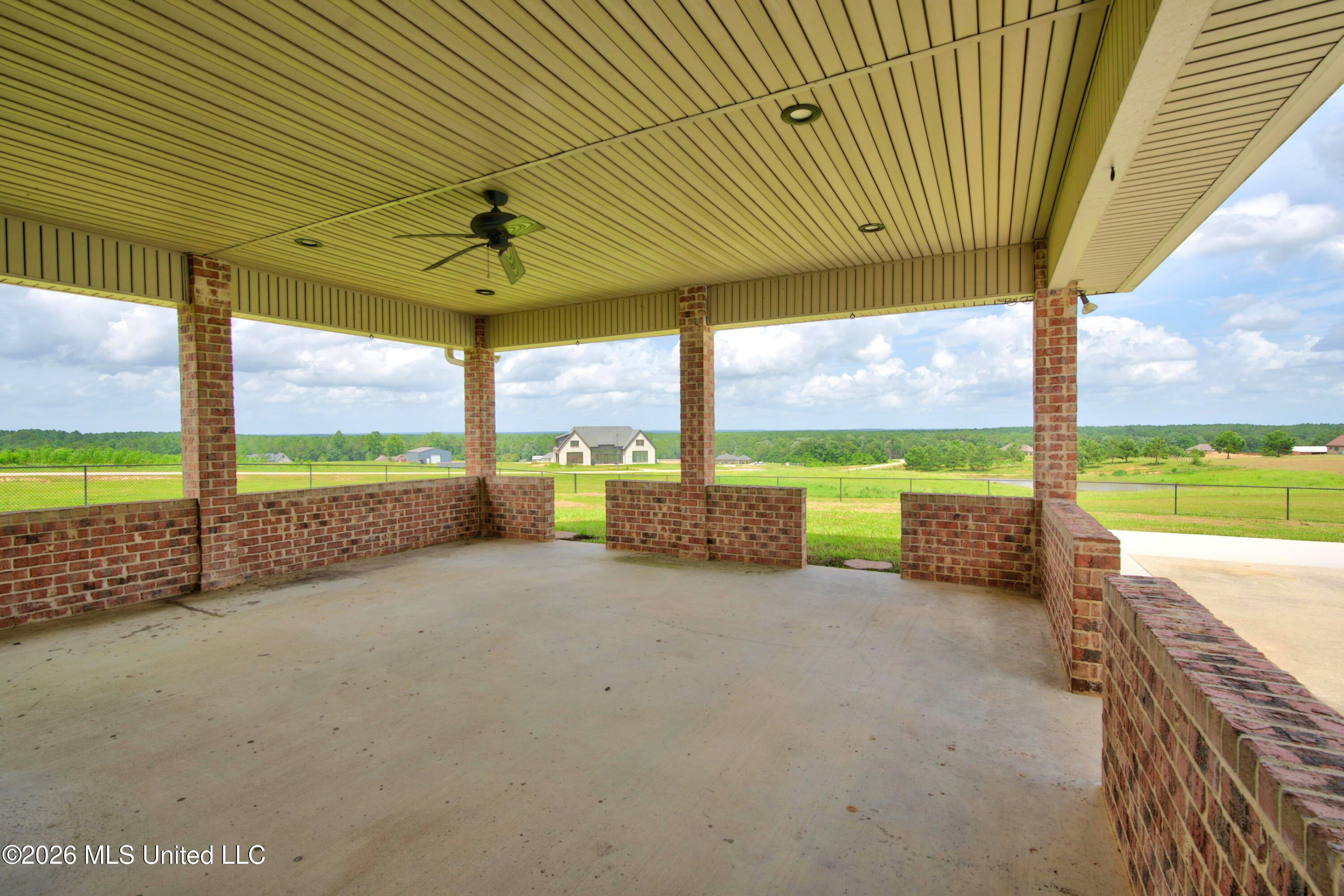 74 The Hills Drive Property Photo 54