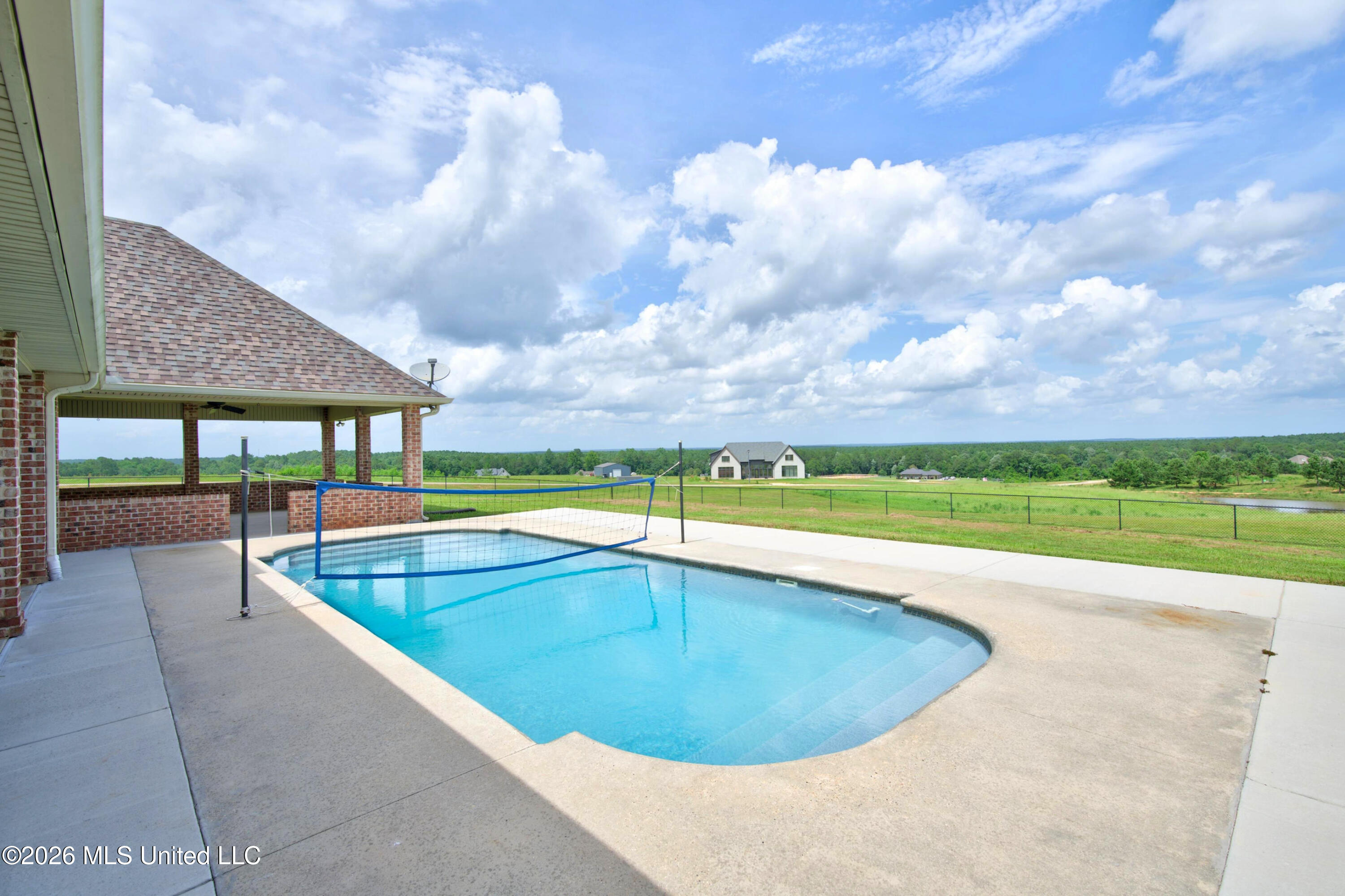 74 The Hills Drive Property Photo 57
