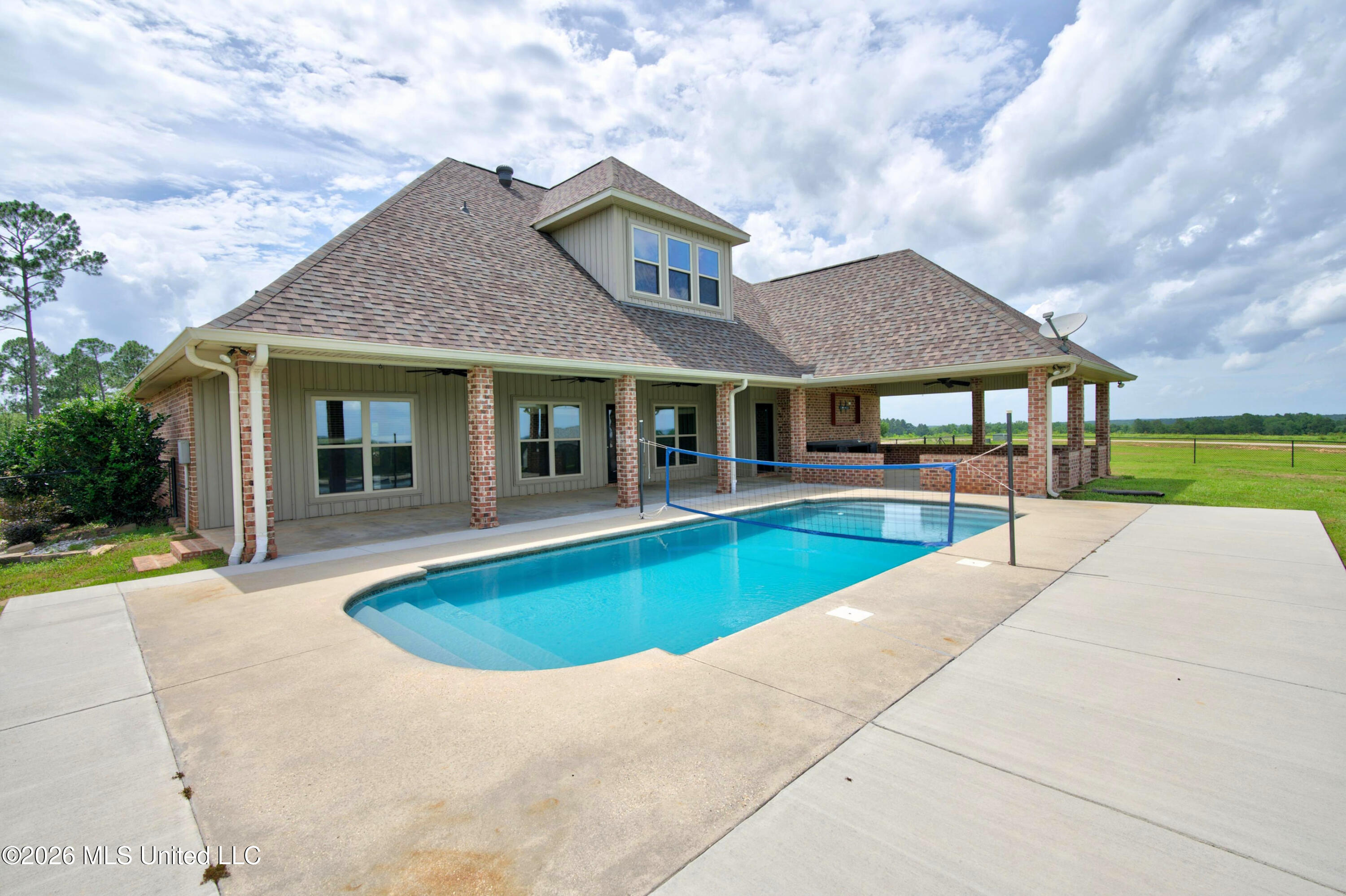 74 The Hills Drive Property Photo 60