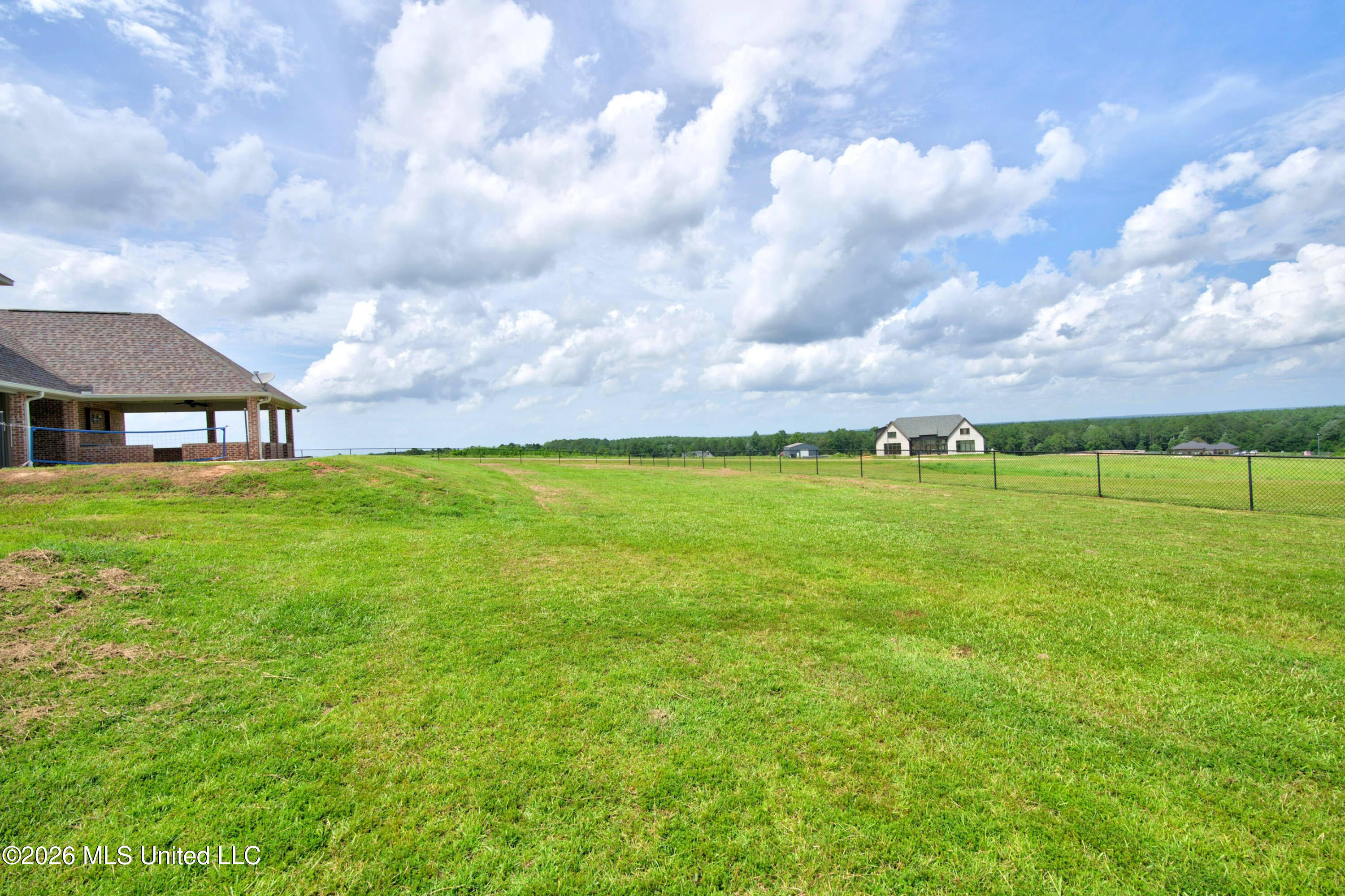 74 The Hills Drive Property Photo 63