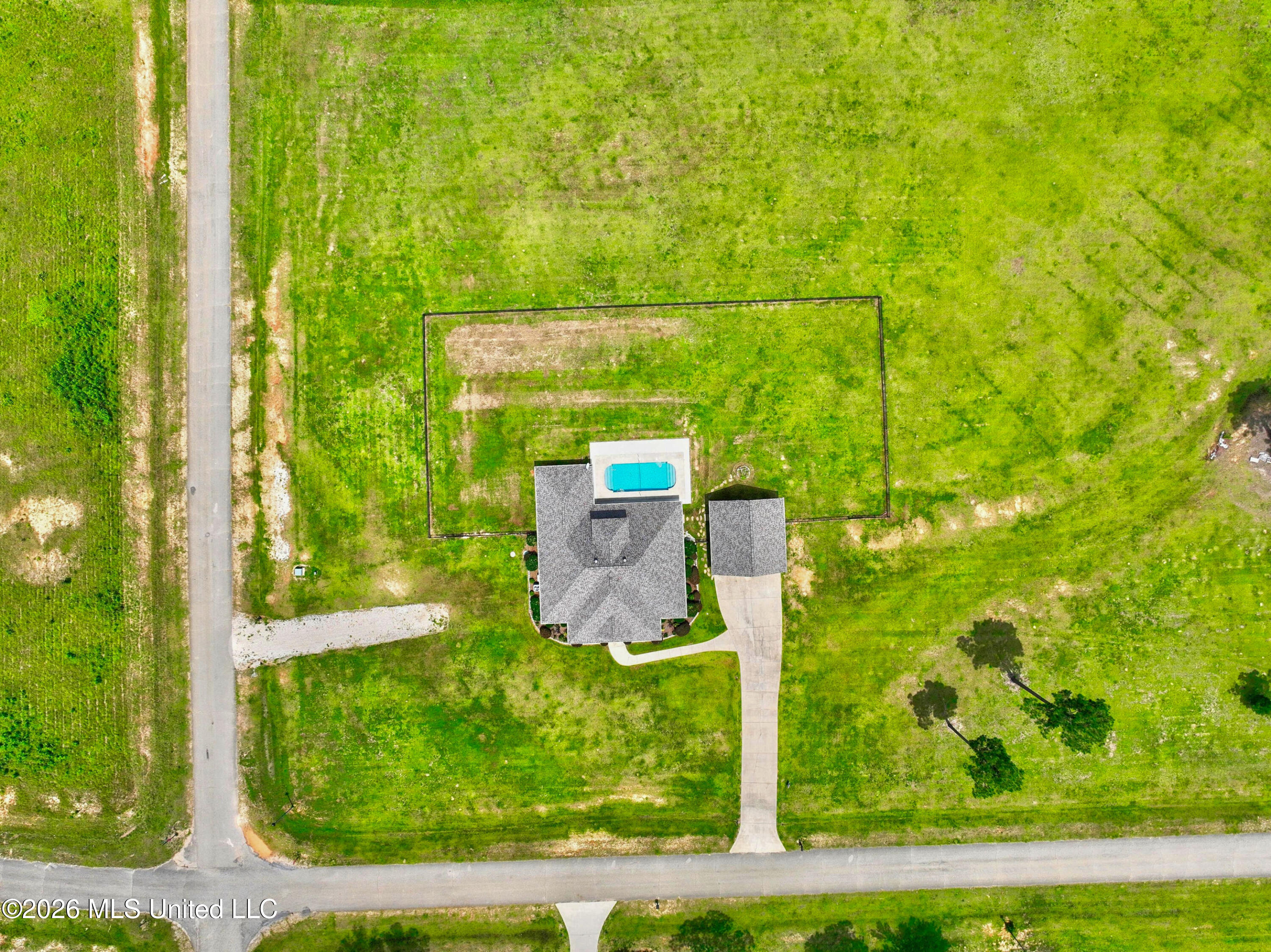 74 The Hills Drive Property Photo 66