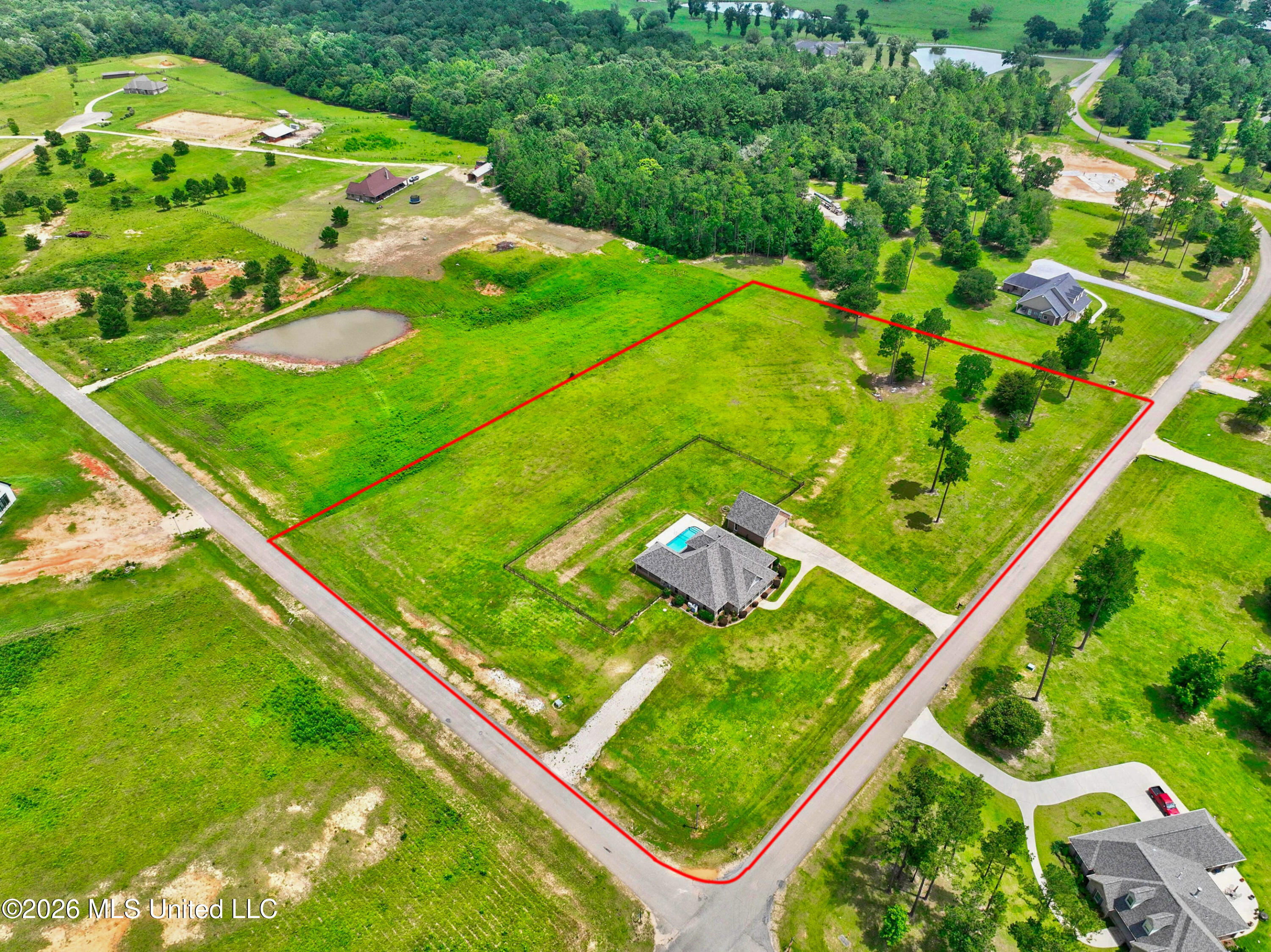 74 The Hills Drive Property Photo 67
