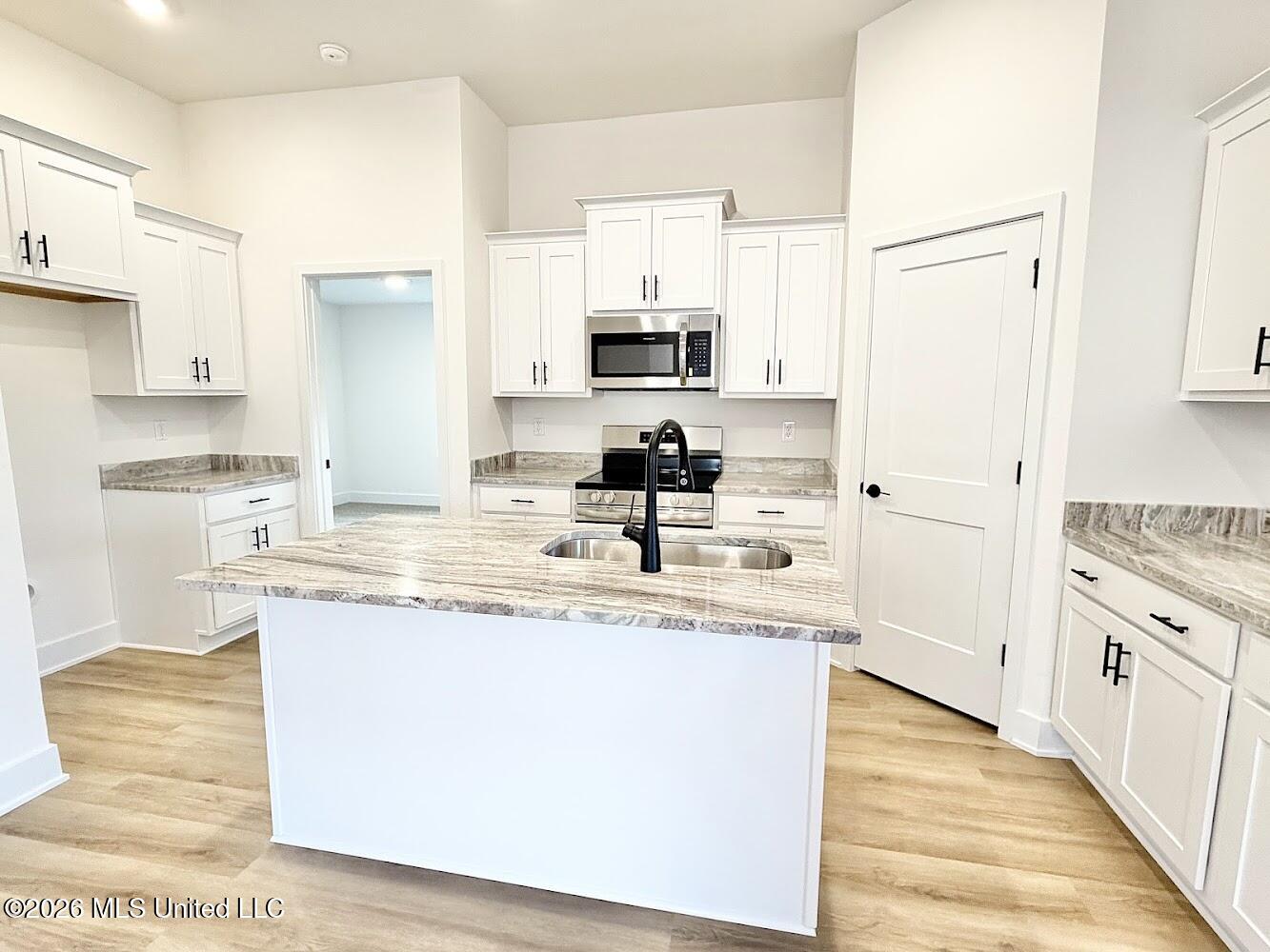 14168 Hartland Drive Property Photo 6