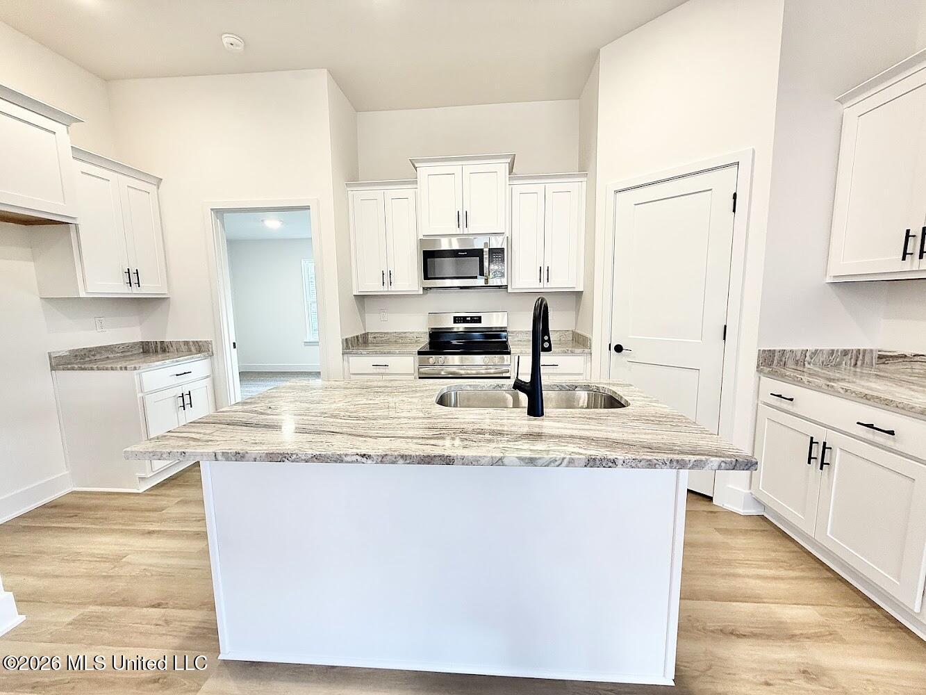 14168 Hartland Drive Property Photo 8