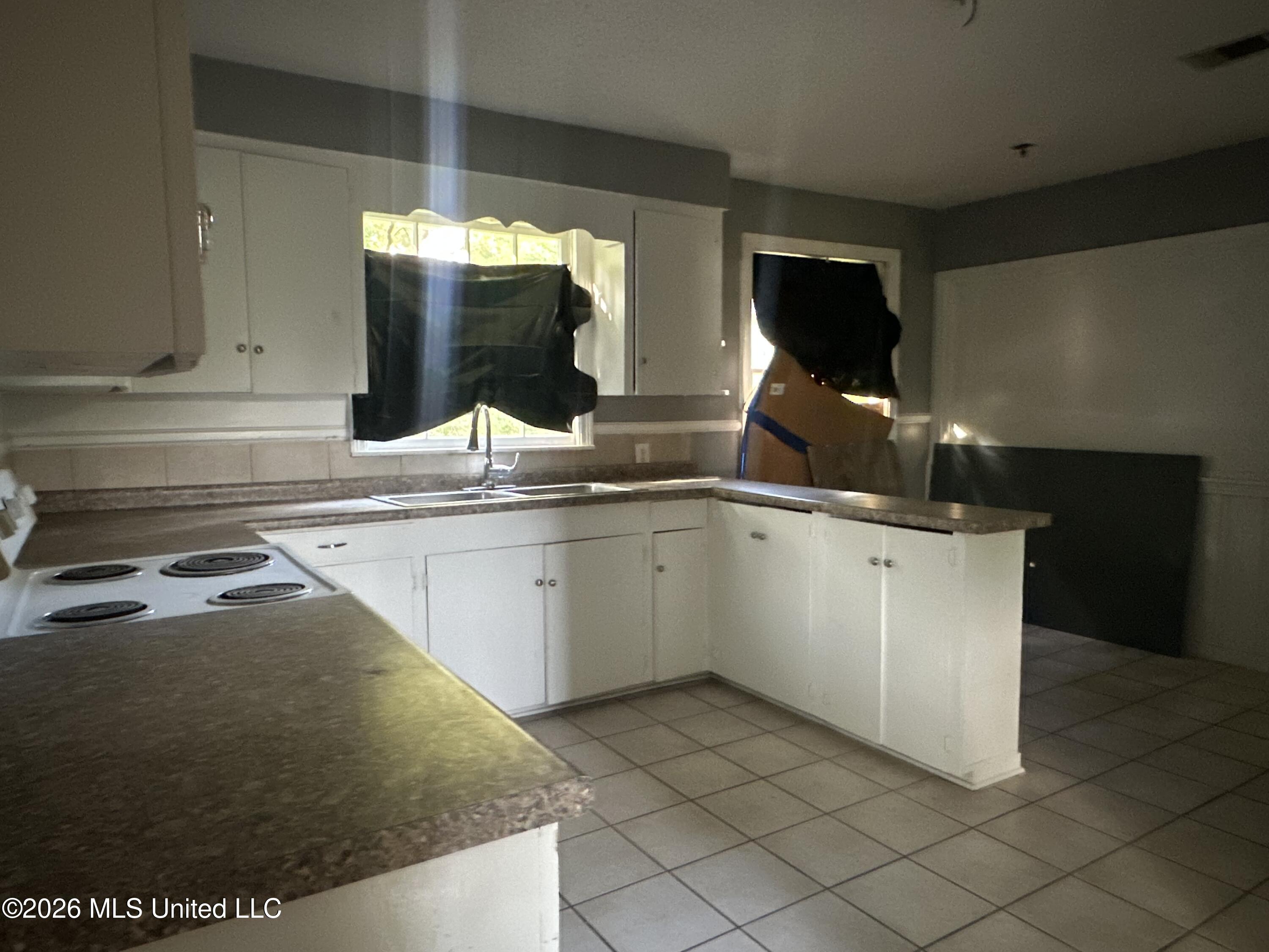 460 W Northside Drive Property Photo 14