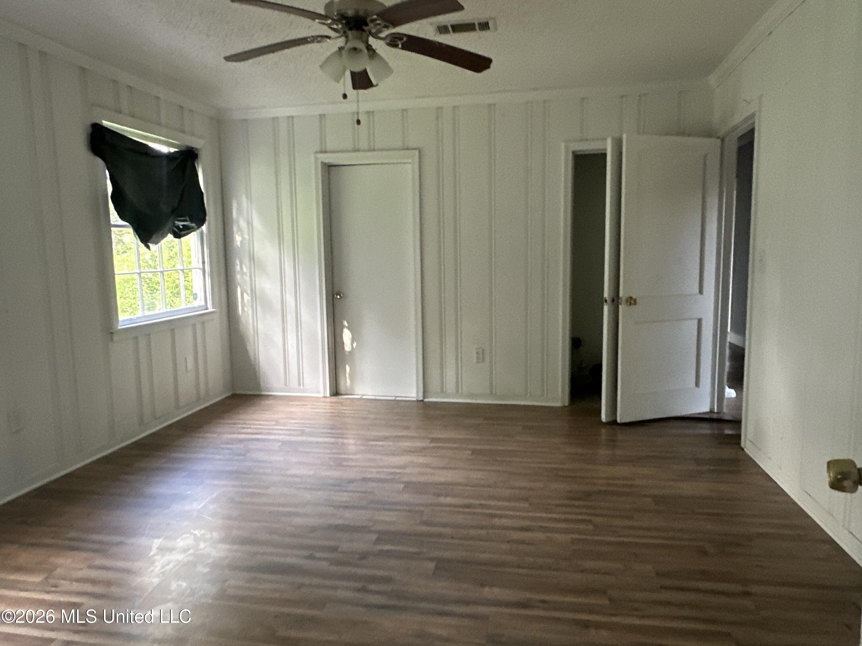 460 W Northside Drive Property Photo 17