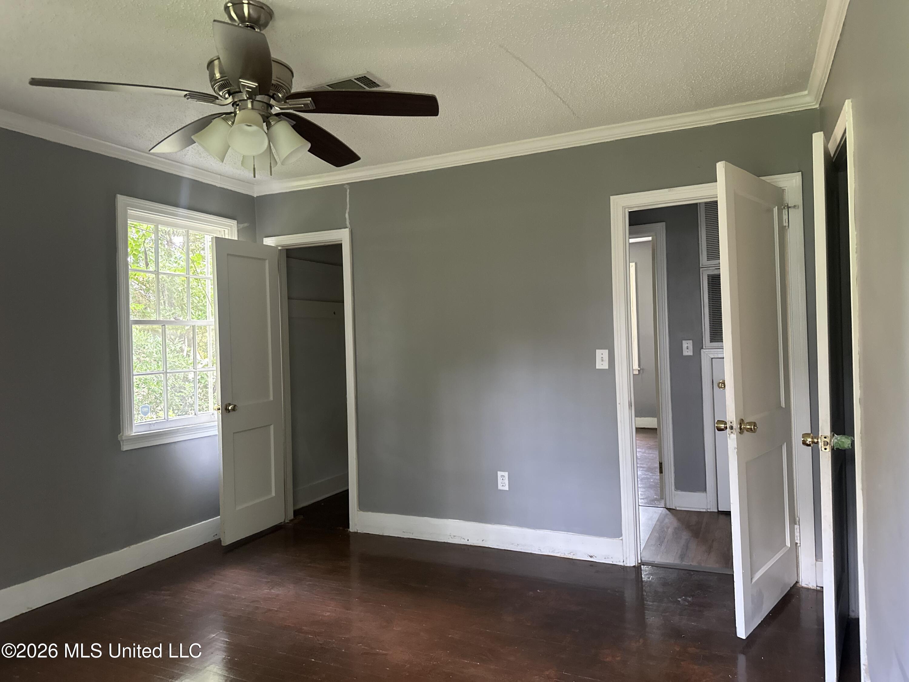 460 W Northside Drive Property Photo 22