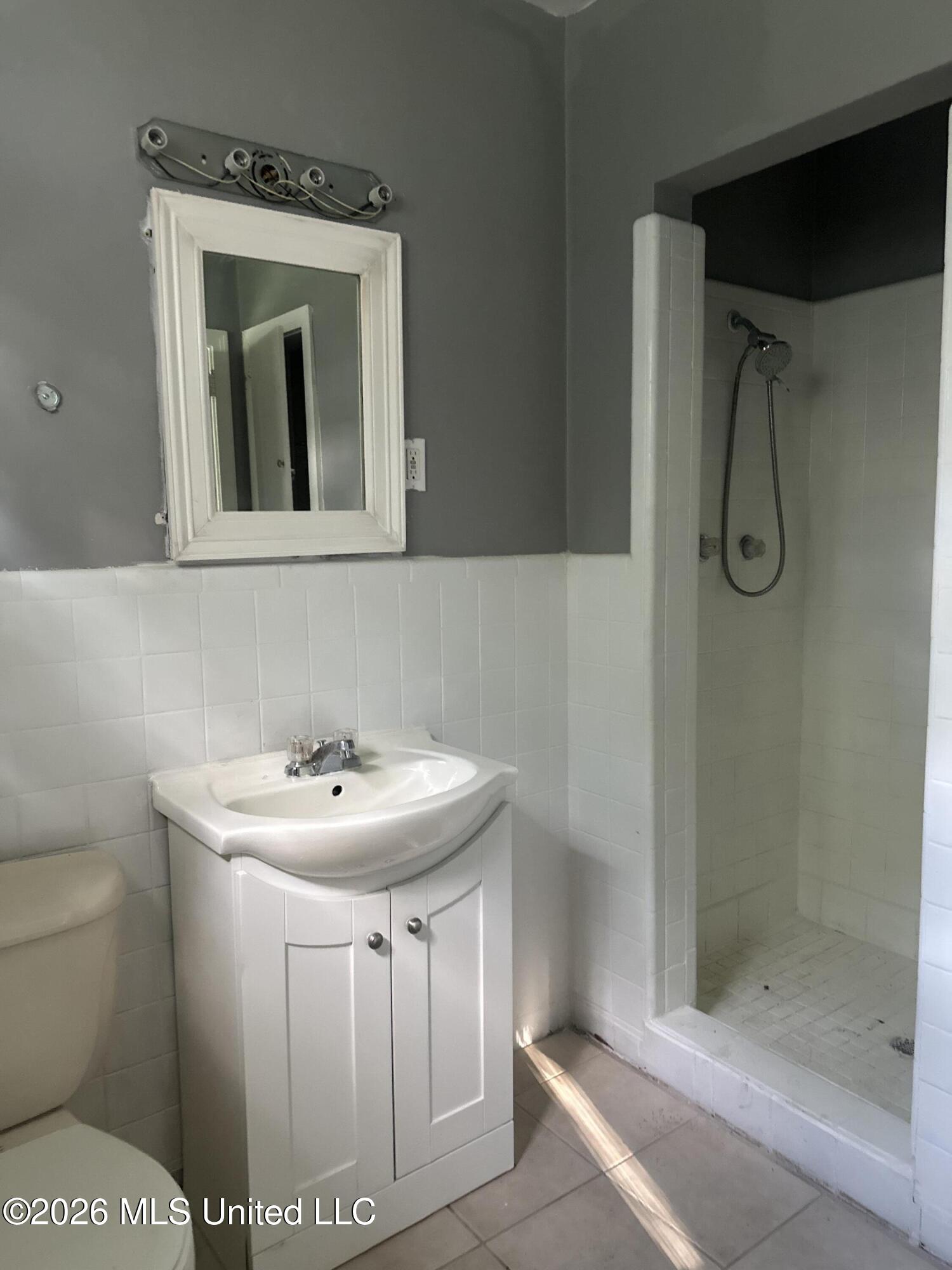 460 W Northside Drive Property Photo 32