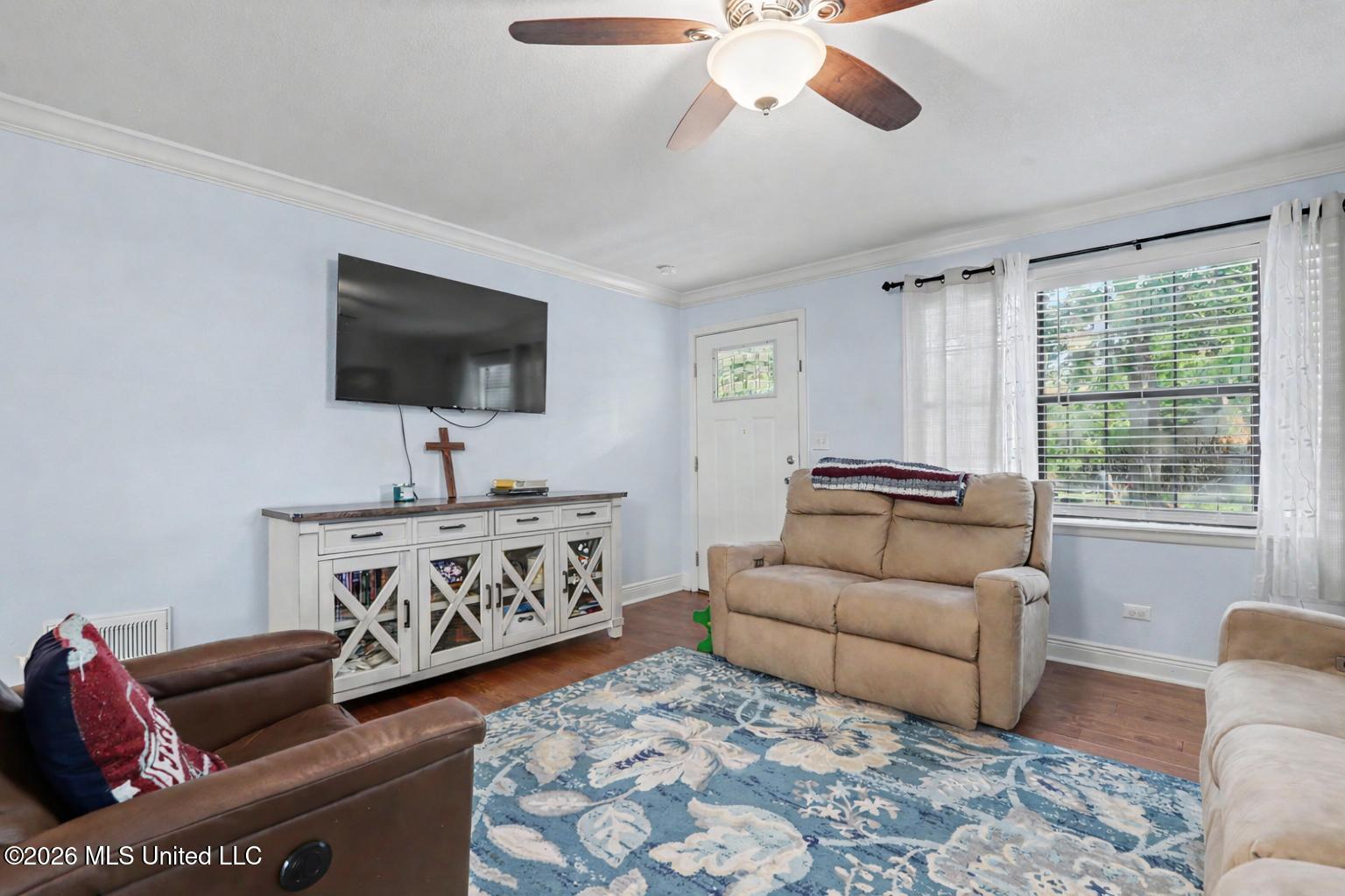 22107 Spence Street Property Photo 5
