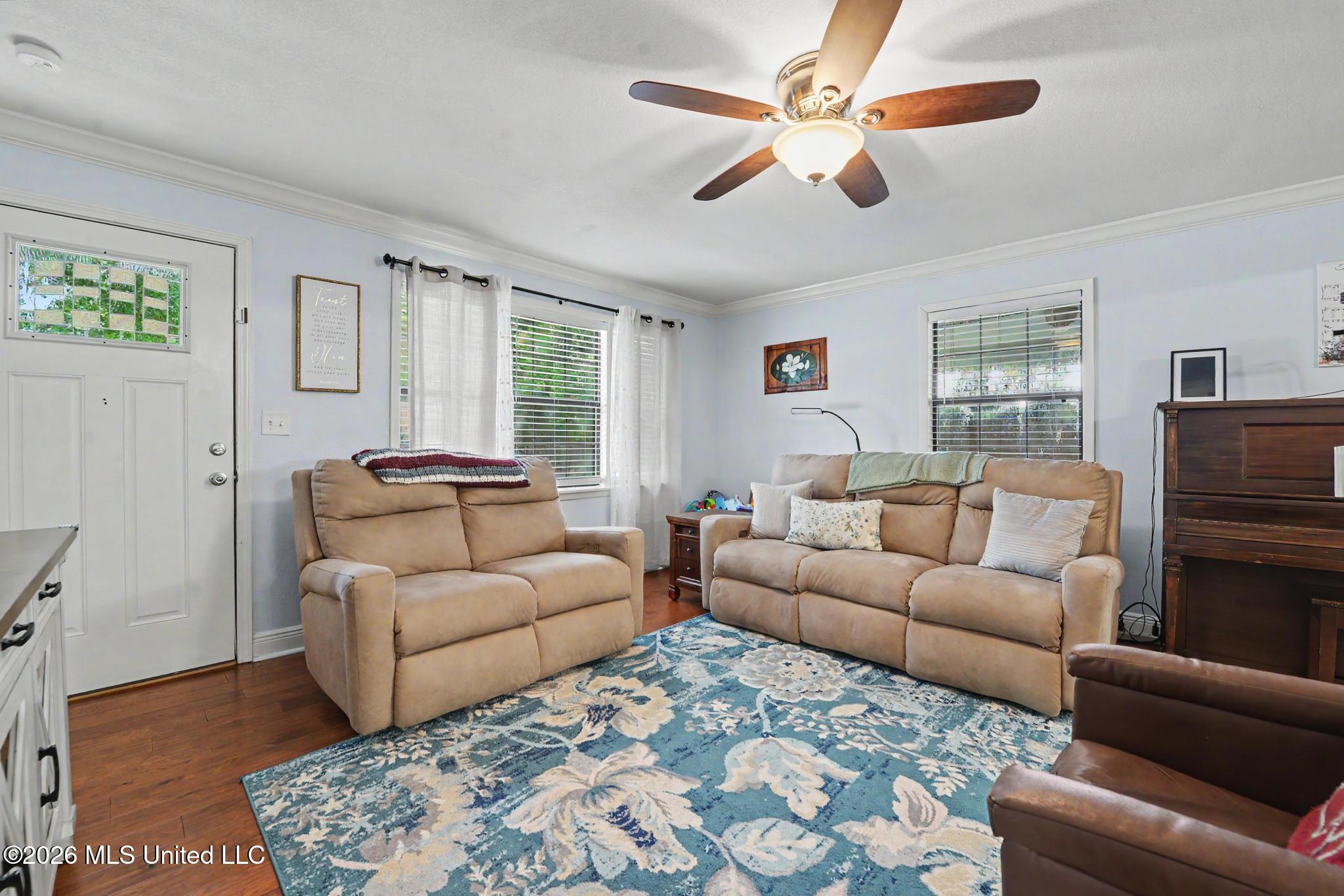 22107 Spence Street Property Photo 6
