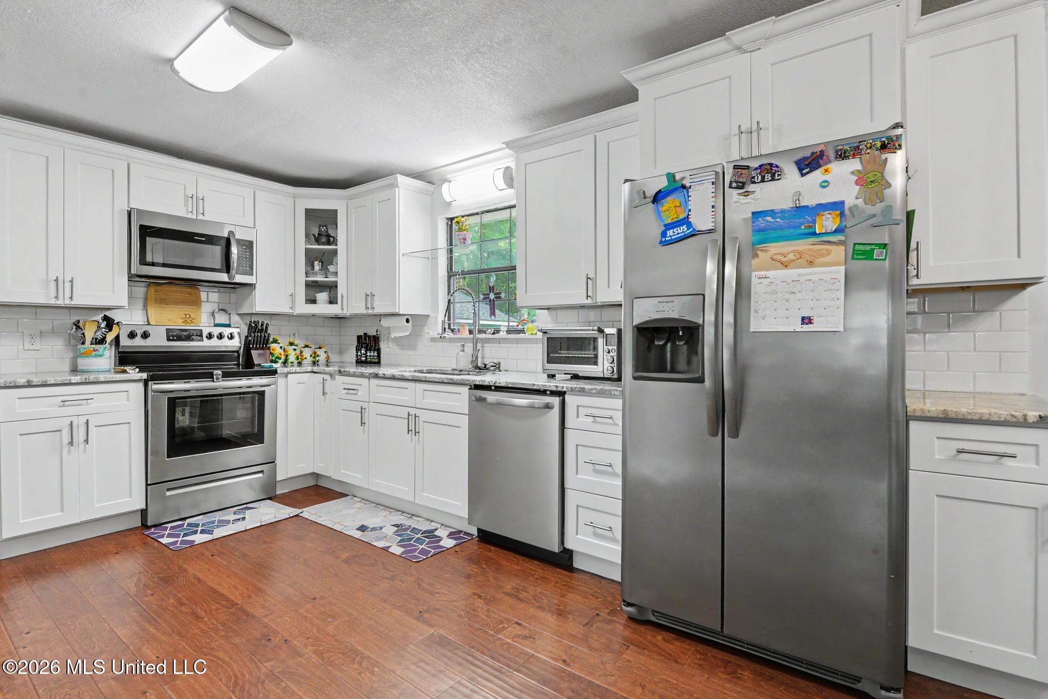 22107 Spence Street Property Photo 8