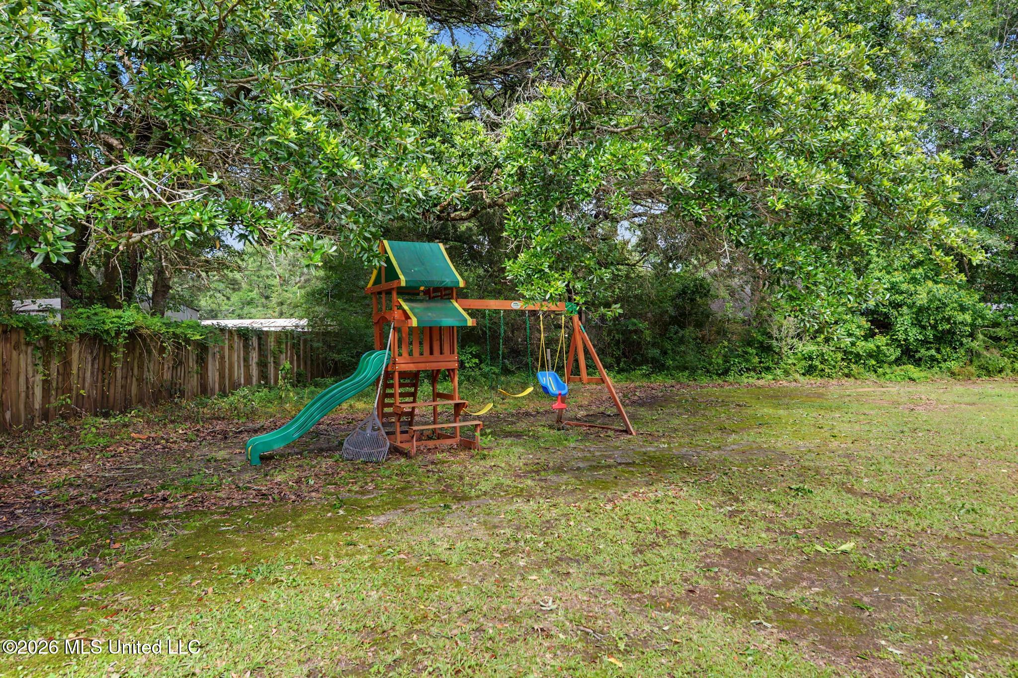 22107 Spence Street Property Photo 22