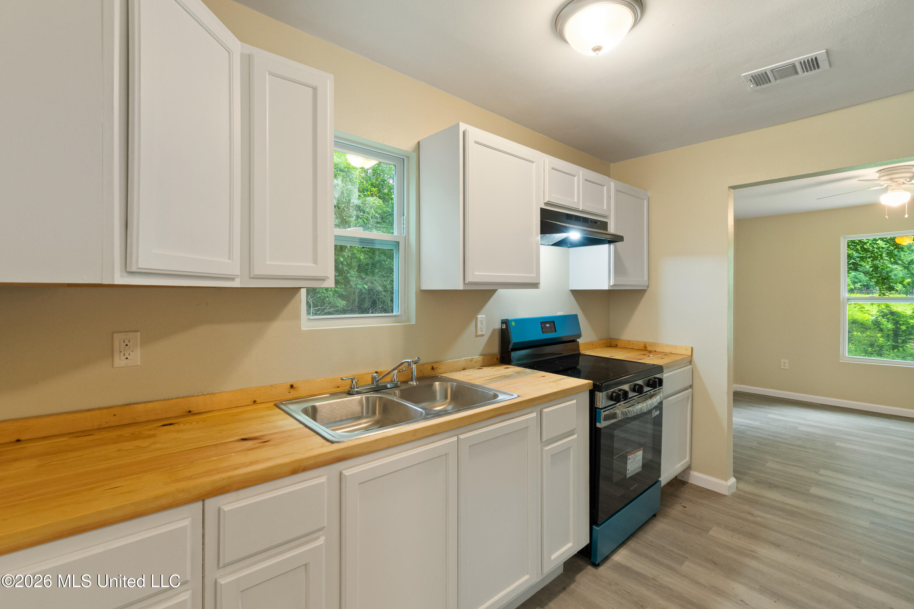 7 Bowen Street Property Photo 5