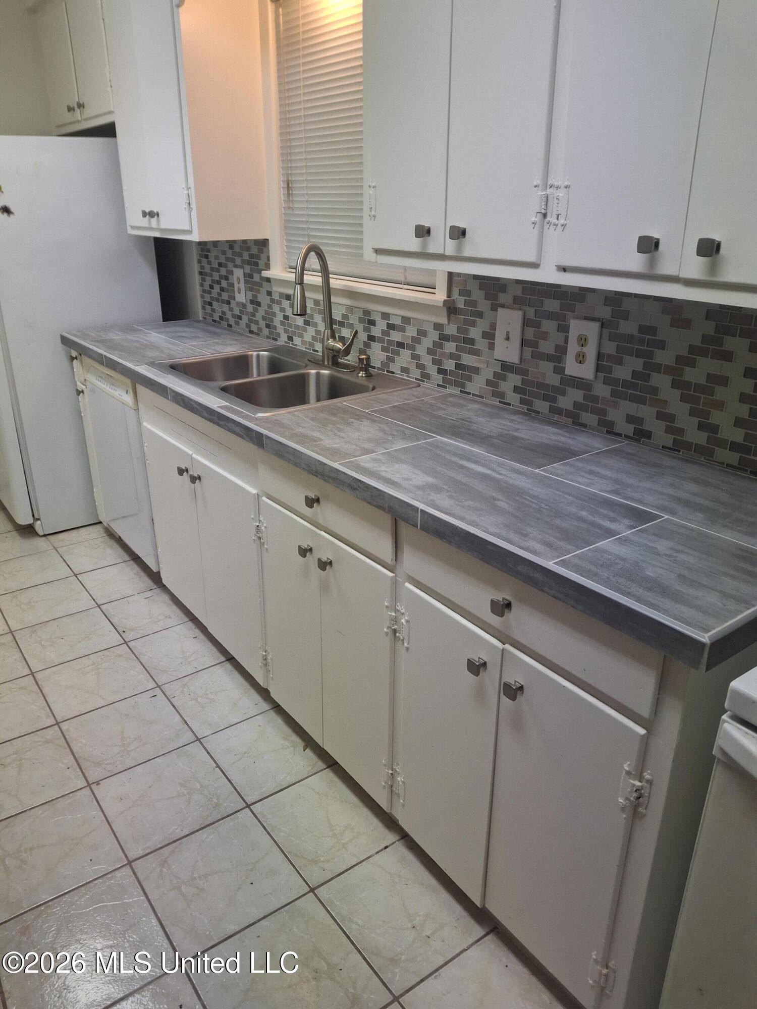 3416 Cecil Drive Property Photo 5