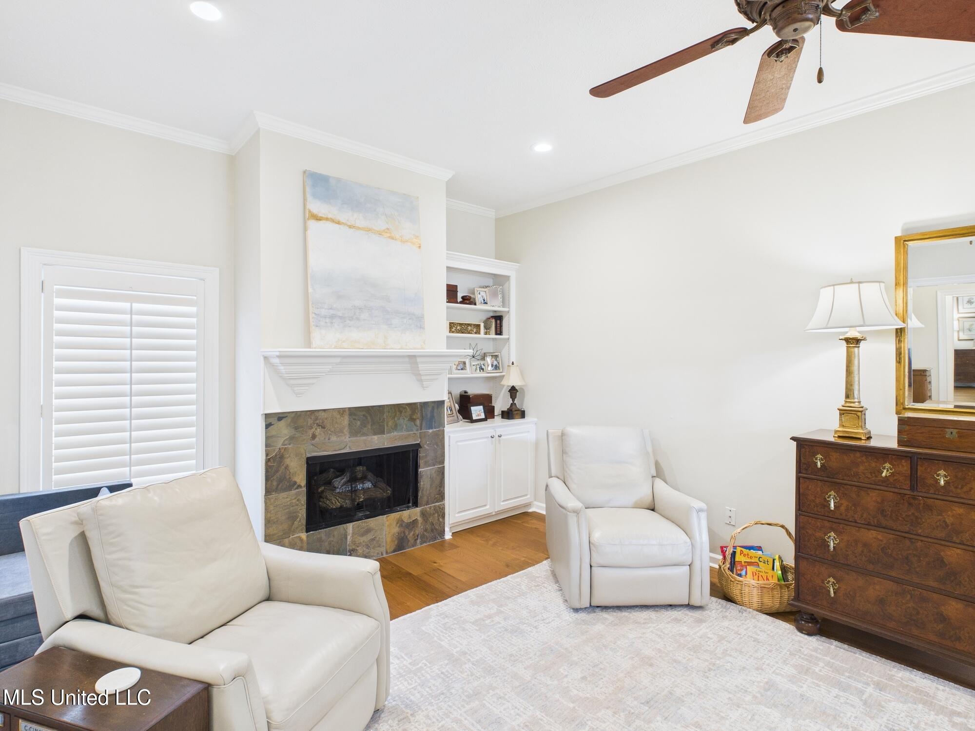 207 Geneva Boulevard Property Photo 5