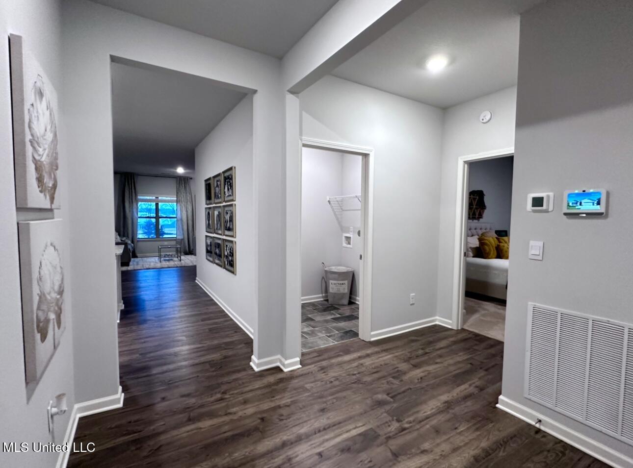 100 Pine Street Property Photo 3
