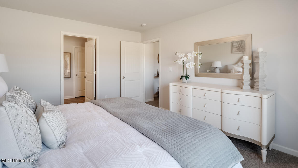 100 Pine Street Property Photo 7