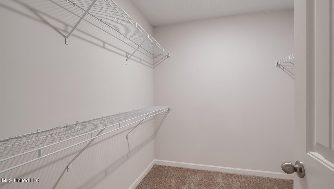 100 Pine Street Property Photo 10