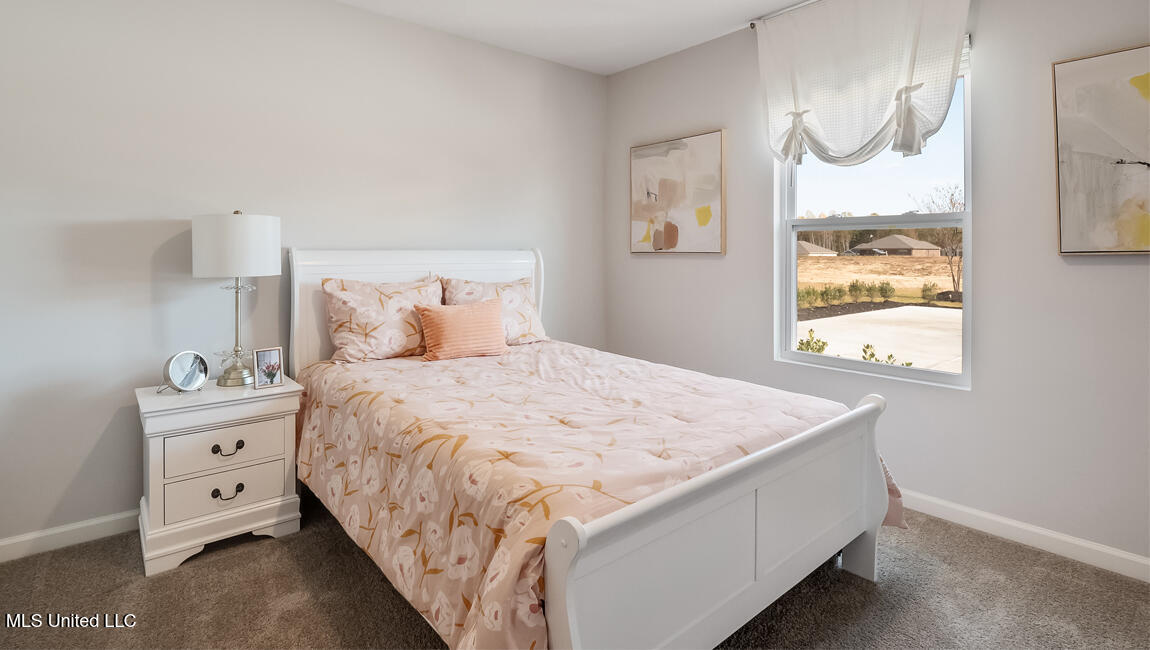 100 Pine Street Property Photo 14