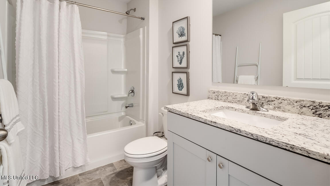 100 Pine Street Property Photo 15