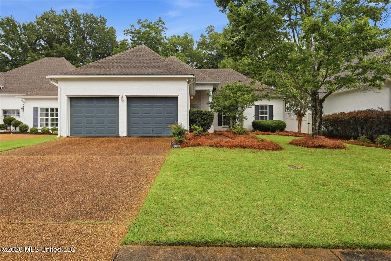 208 Geneva Boulevard Property Photo 1