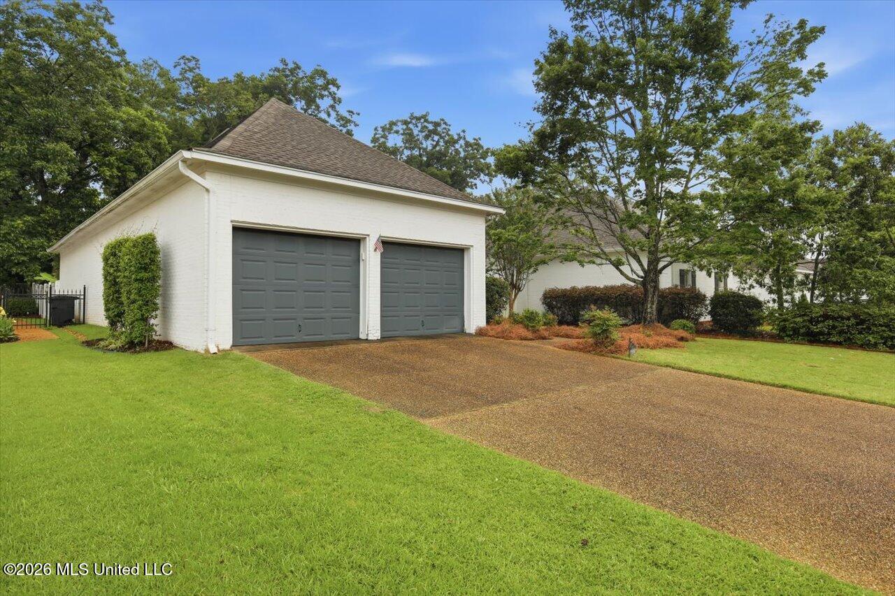 208 Geneva Boulevard Property Photo 3