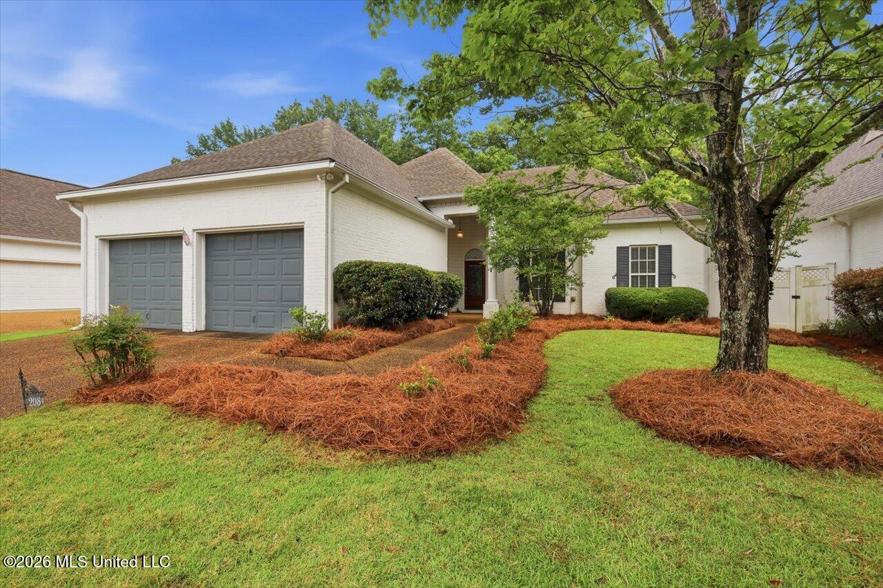 208 Geneva Boulevard Property Photo 4