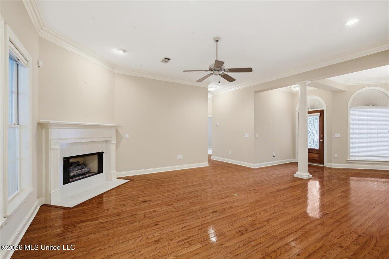 208 Geneva Boulevard Property Photo 8
