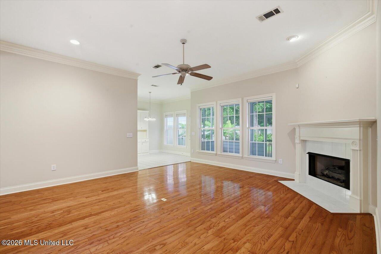 208 Geneva Boulevard Property Photo 10